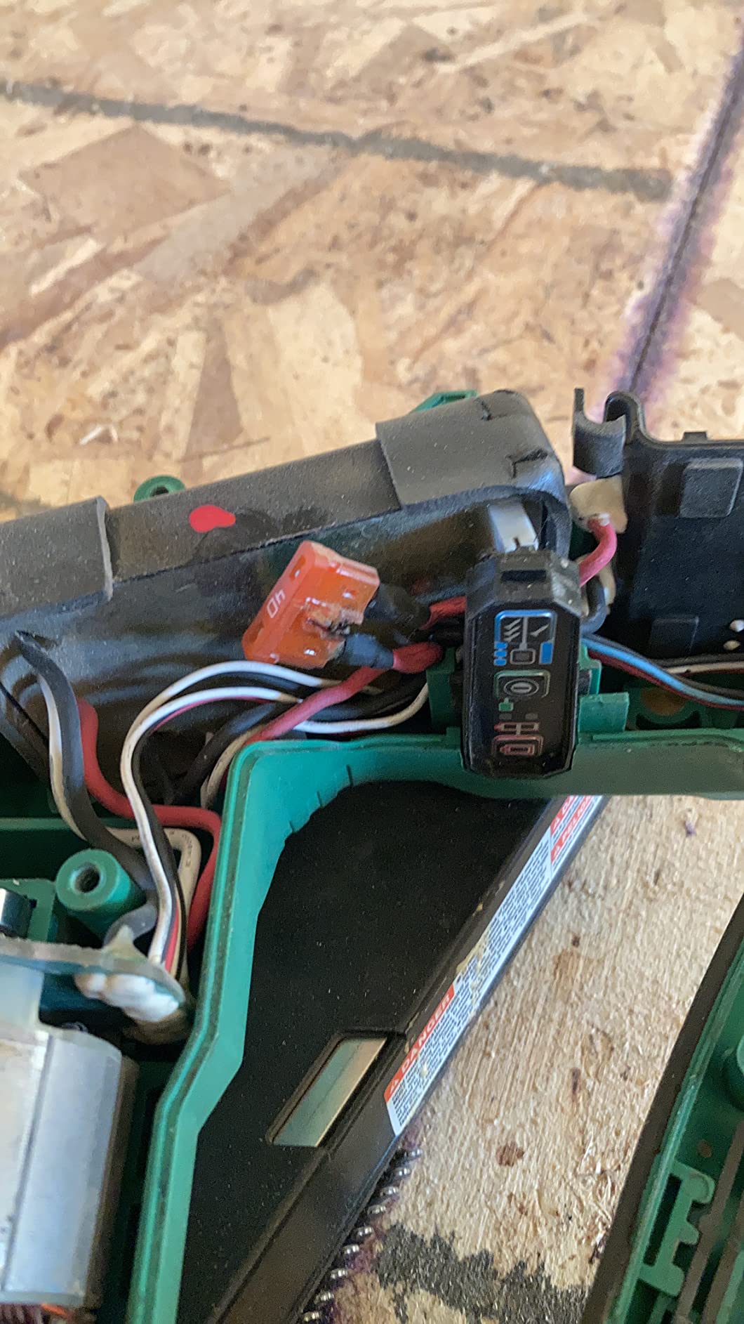 Metabo HPT 18V MultiVolt Cordless Framing Nailer Kit | Accepts 2-Inch up to 3-1/2-Inch Clipped & Offset Round Paper Strip Nails | 30 Degree Magazine | NR1890DCS customer photo 1