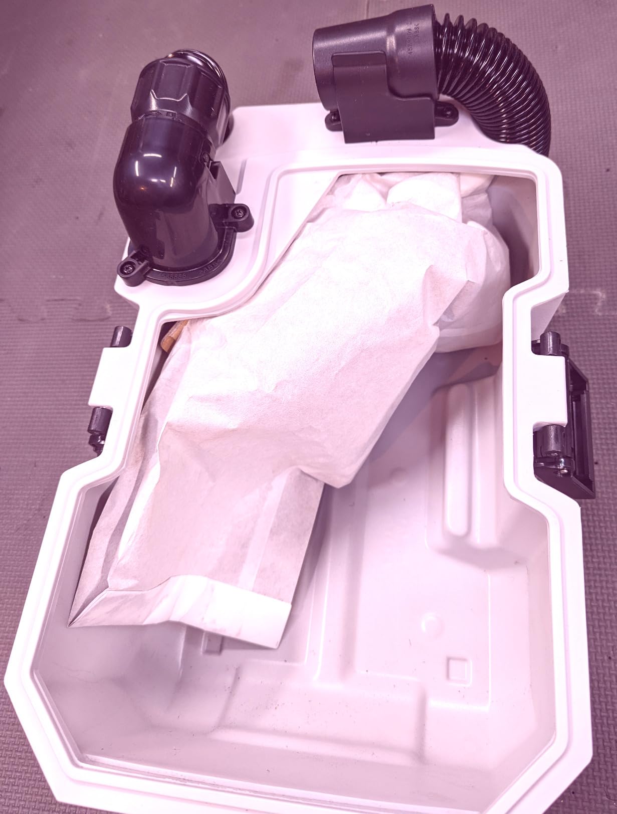 Makita XCV11Z 18V LXT Lithium-Ion Brushless Cordless 2 Gallon HEPA Filter Portable Wet/Dry Dust Extractor/Vacuum, Tool Only customer photo 2