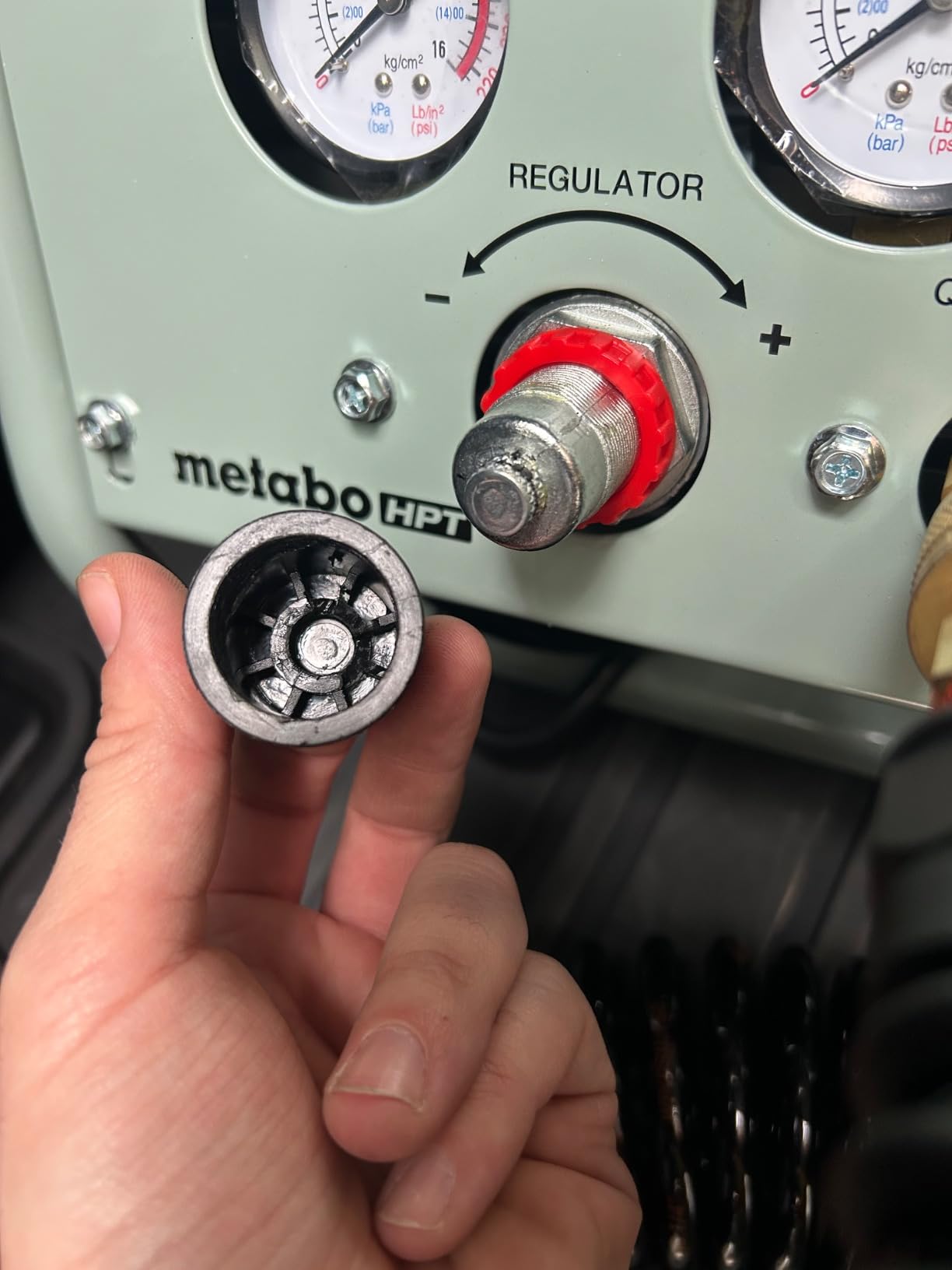 Metabo HPT Quiet Air Compressor, Portable 1 Gallon Oil-Free Air Compressor, Ultra-Quiet Operation at 59 dB, Universal Quick Coupler for Fast Tool Changes, Compact and Lightweight, EC28M customer photo 1