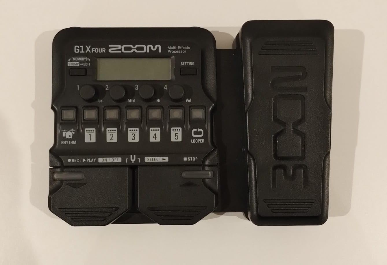 Zoom G1X Four Guitar Multi-Effects Processor with Expression Pedal, 70+ Effects & Amp Modeling, Looper, Rhythm Section, Tuner, Battery Powered customer photo 1