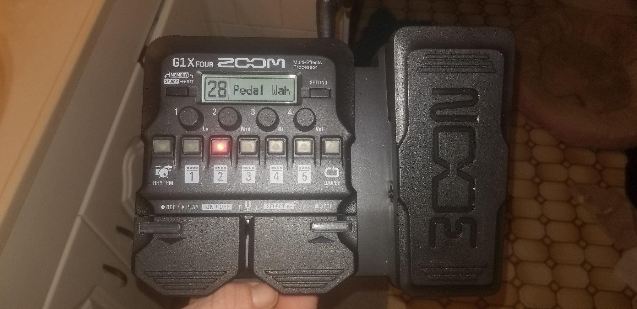 Zoom G1X Four Guitar Multi-Effects Processor with Expression Pedal, 70+ Effects & Amp Modeling, Looper, Rhythm Section, Tuner, Battery Powered customer photo 2