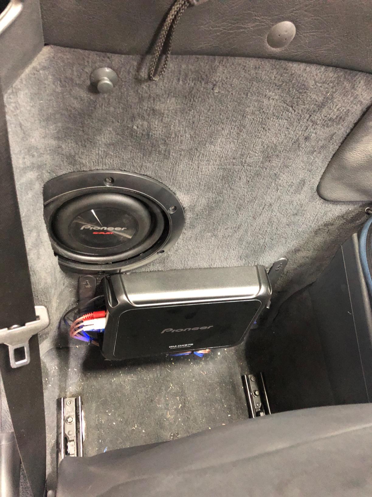 Pioneer GM-D9705 GM Series 2,000-Watt 5-Channel Class D Amp customer photo 1