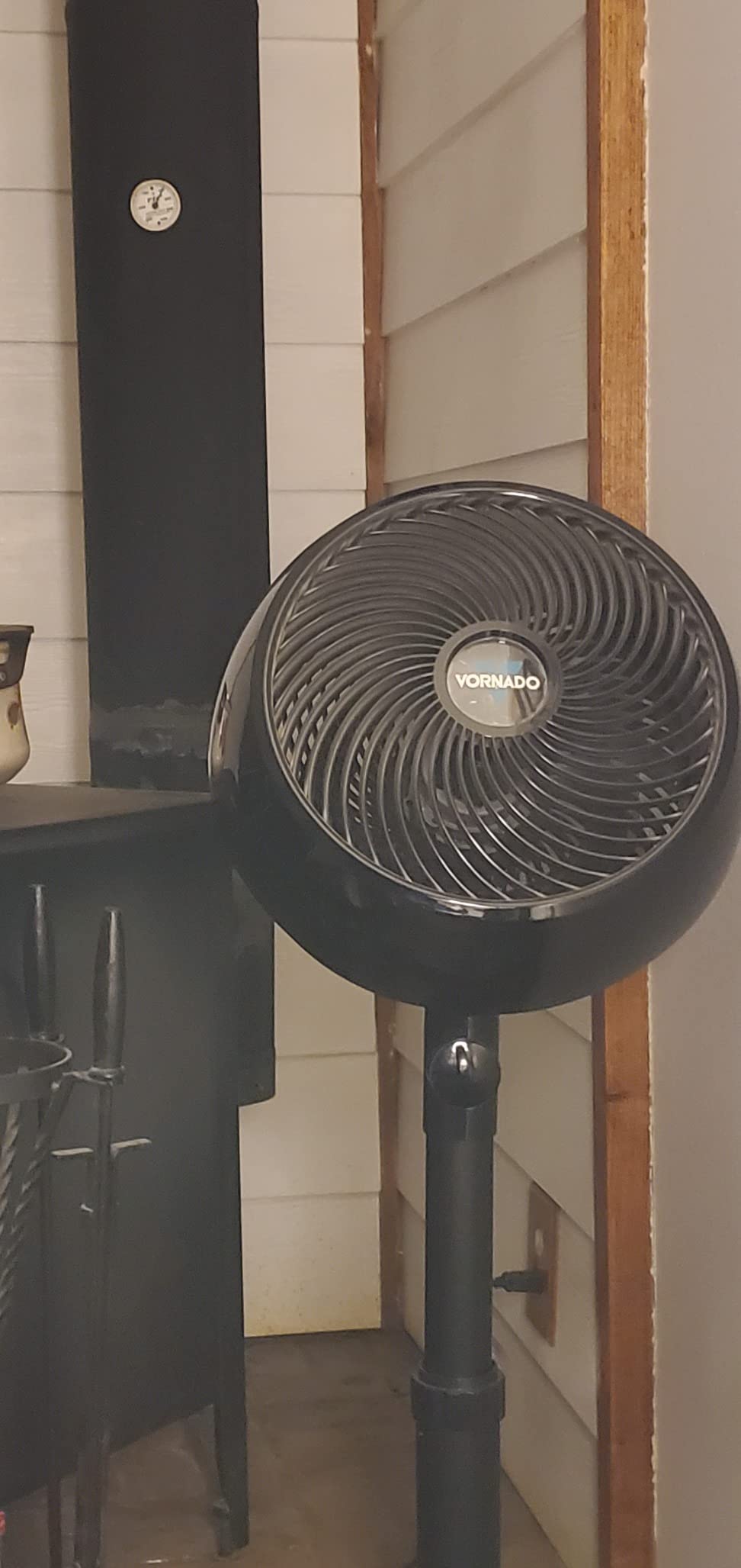 Vornado 7803 Large Pedestal Whole Room Air Circulator with Adjustable Height, 33-40 in, 3 Speed Settings customer photo 2