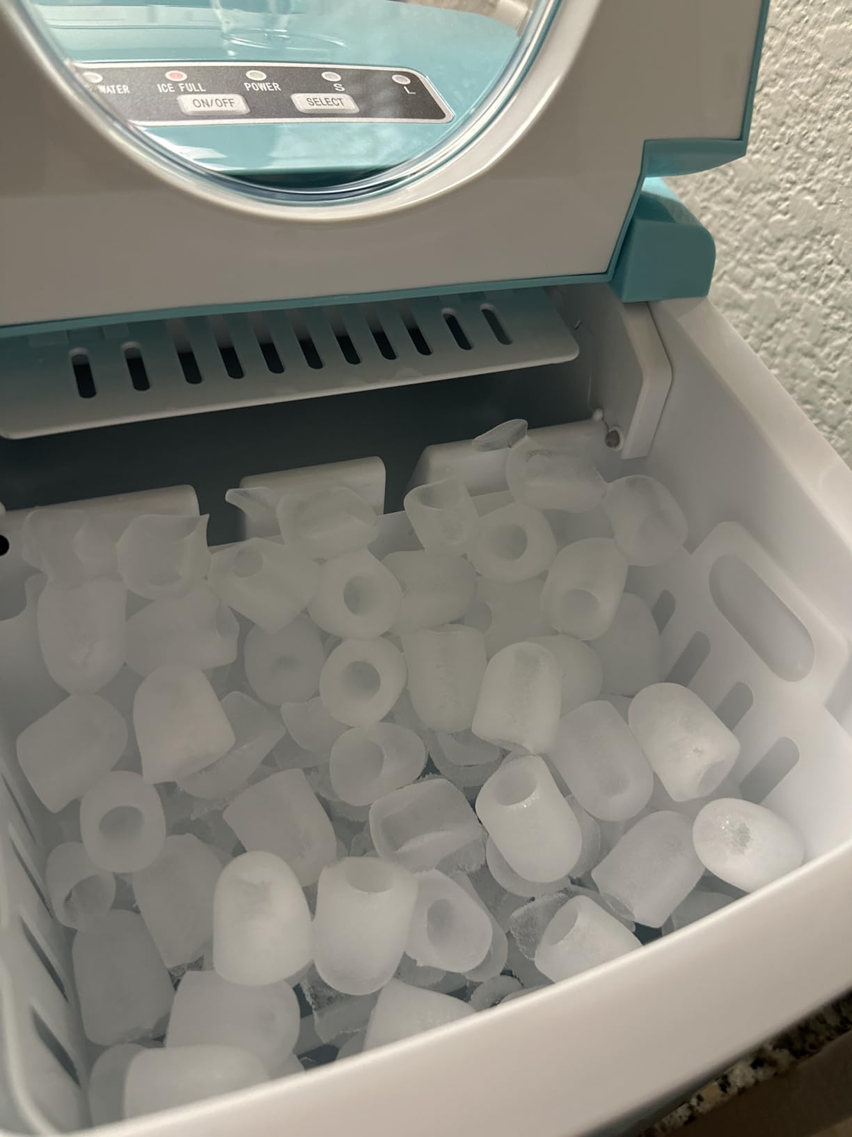 Frigidaire 26 Lbs Portable Compact Icemaker, Ice Making Machine, Black, White, Medium customer photo 2