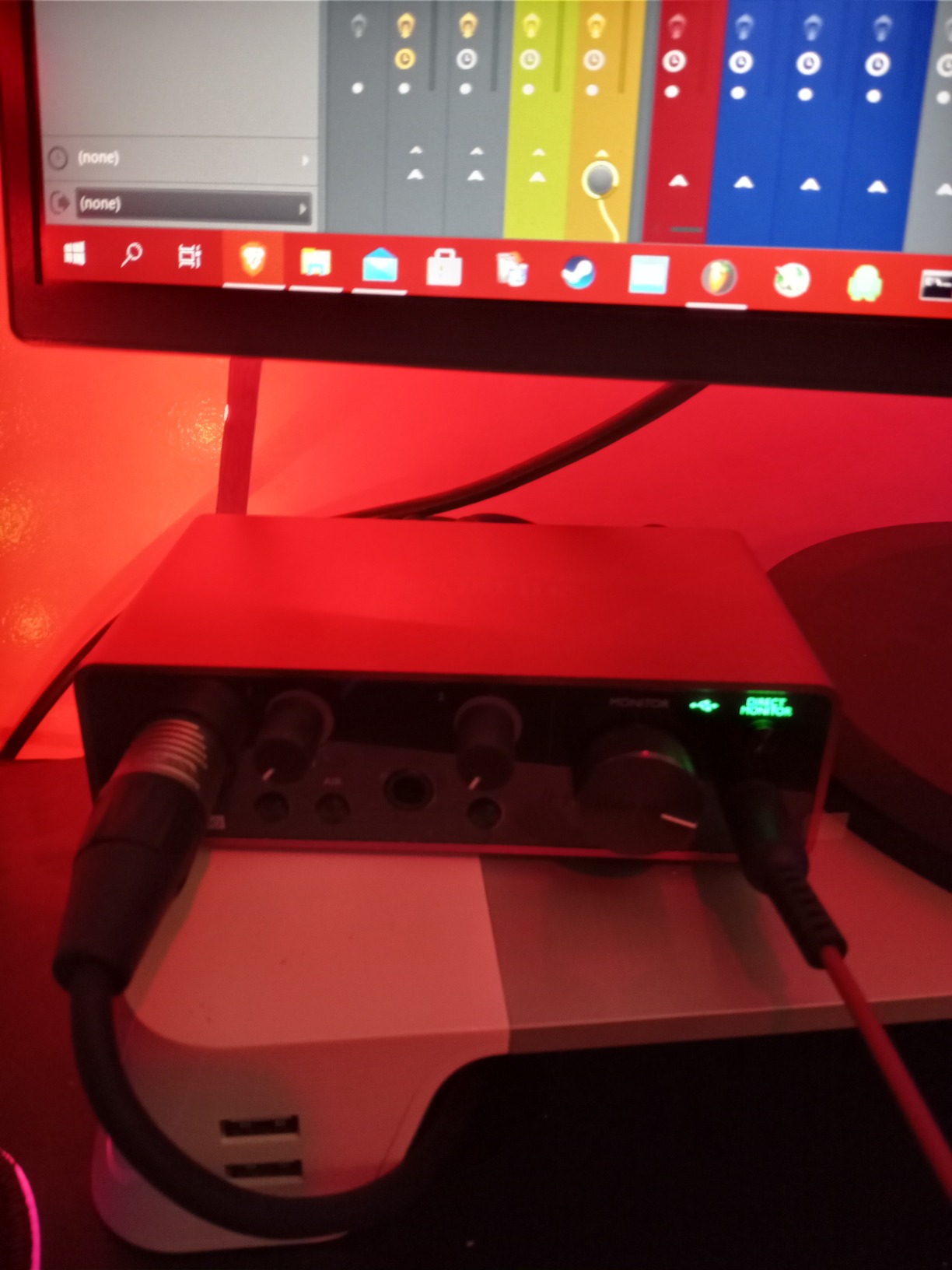 Focusrite Scarlett Solo 3rd Gen USB-C Audio Interface | 1 XLR Mic Preamp, 1 Hi-Z Instrument Input, 24-Bit/192kHz, 56dB Gain Range, Air Mode, macOS/Windows/iPadOS Compatible customer photo 2