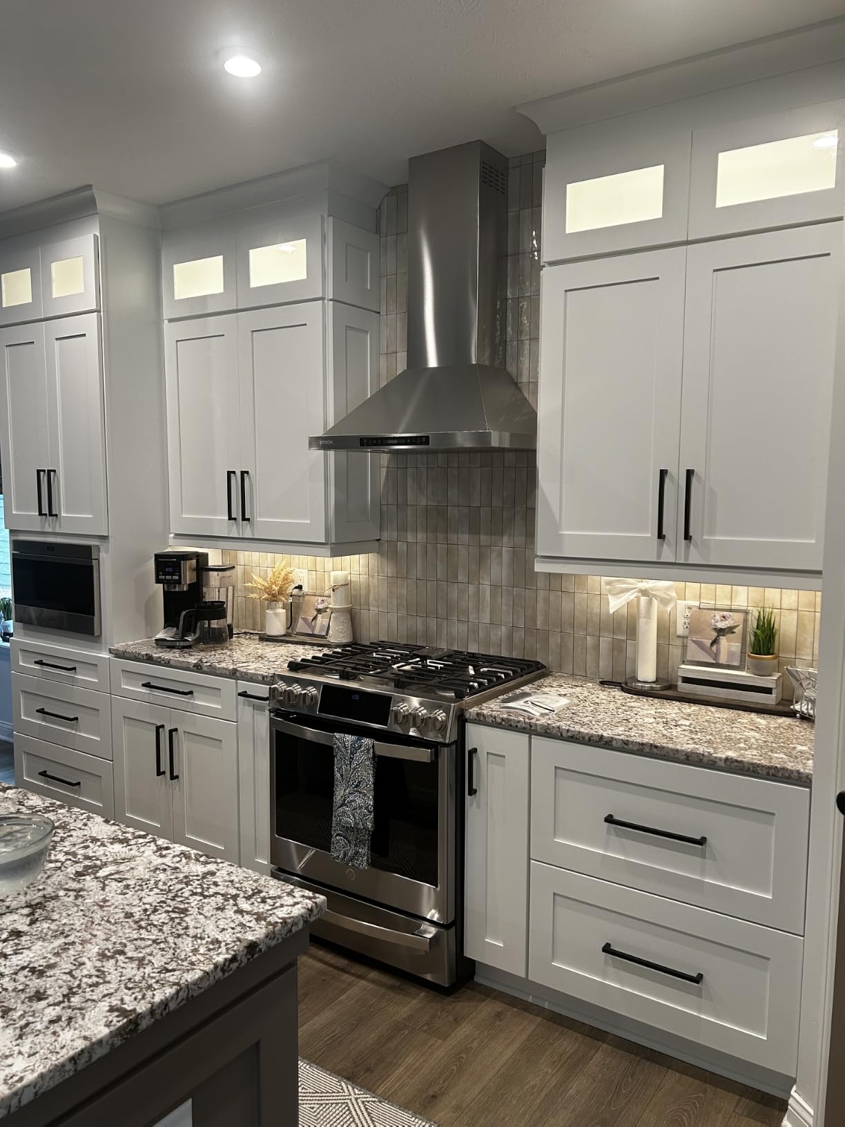 IKTCH 30-inch Wall Mount Range Hood 900 CFM Ducted/Ductless Convertible, Kitchen Chimney Vent Stainless Steel with Gesture Sensing & Touch Control Switch Panel customer photo 2