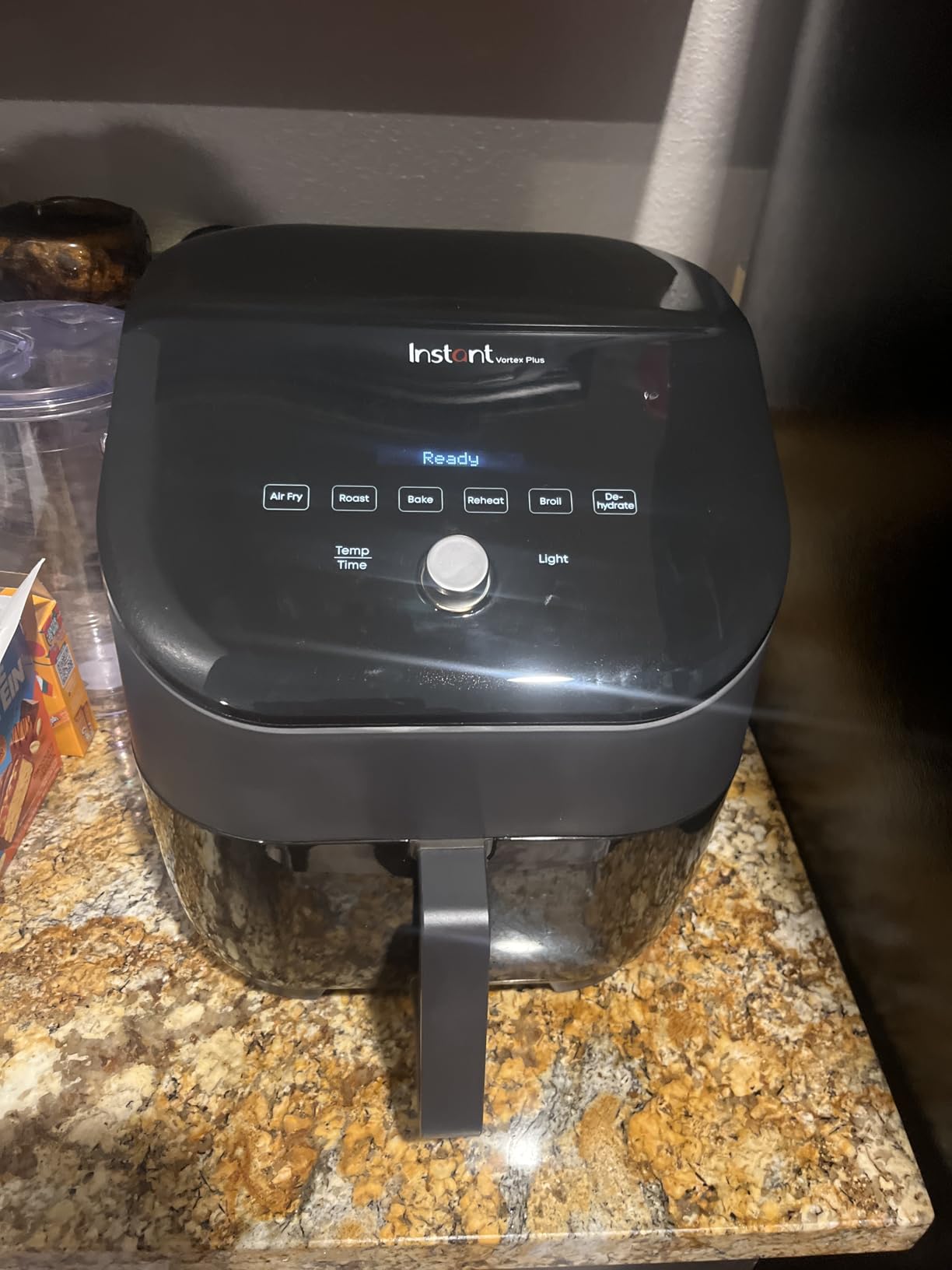 Instant Pot Vortex 6QT XL Air Fryer, 4-in-1 Functions that Crisps, Roasts, Reheats, Bakes for Quick Easy Meals, 100+ In-App Recipes, is Dishwasher-Safe, from the Makers of Instant Pot, Black customer photo 2