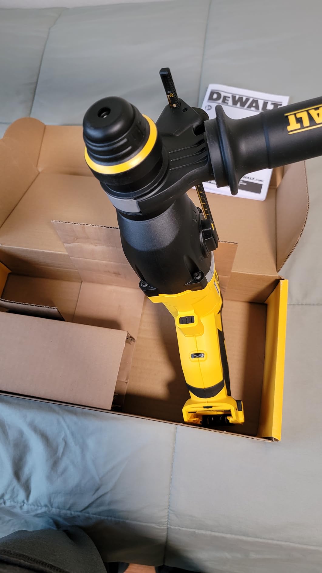 DEWALT 20V MAX Rotary Hammer, SDS Plus, 1-1/8-Inch, Tool Only (DCH263B) customer photo 1