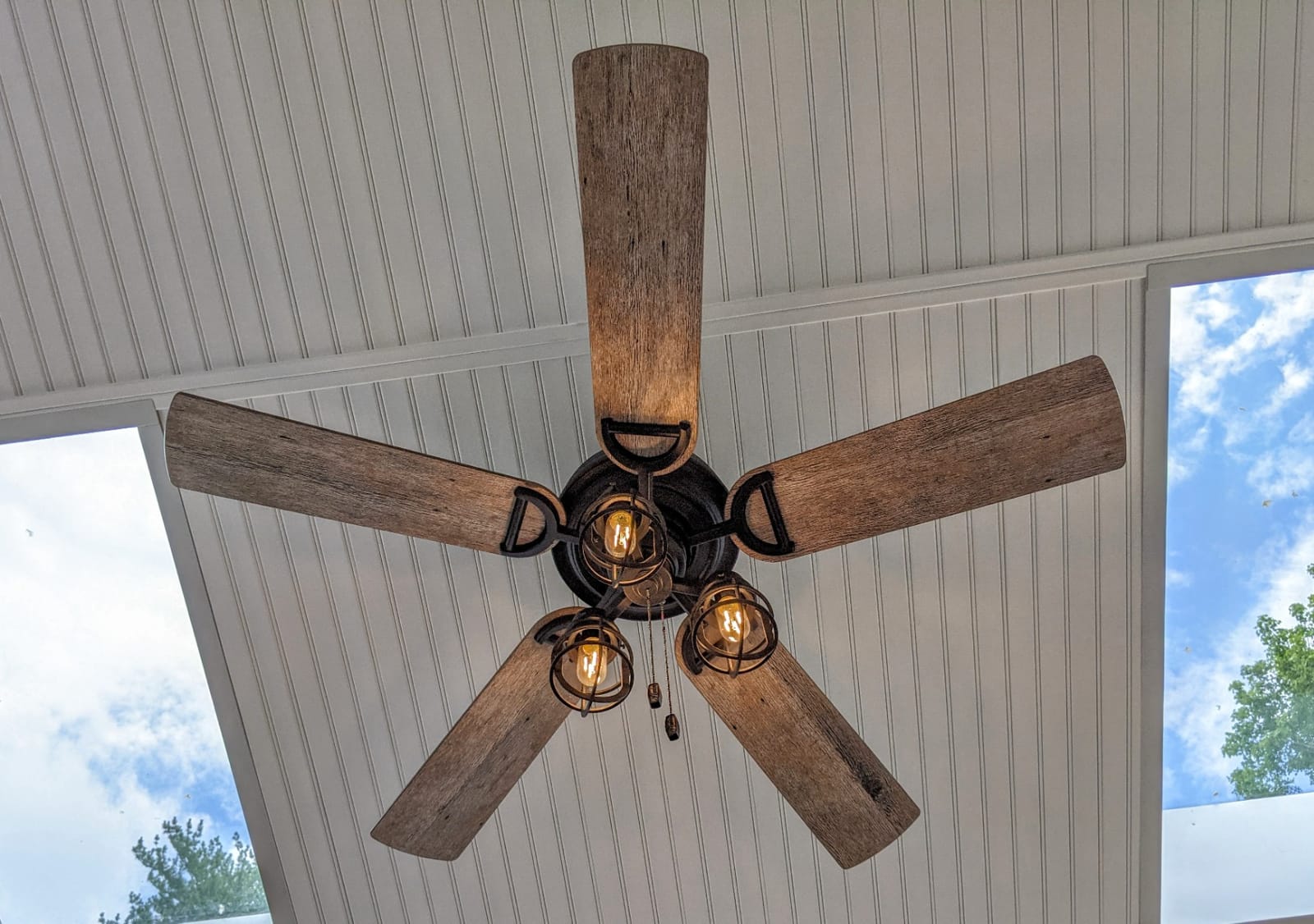 Hunter Starklake Outdoor or Indoor Ceiling Fan, 52 inch, Natural Black Iron, with LED Light, 5 Blades customer photo 1