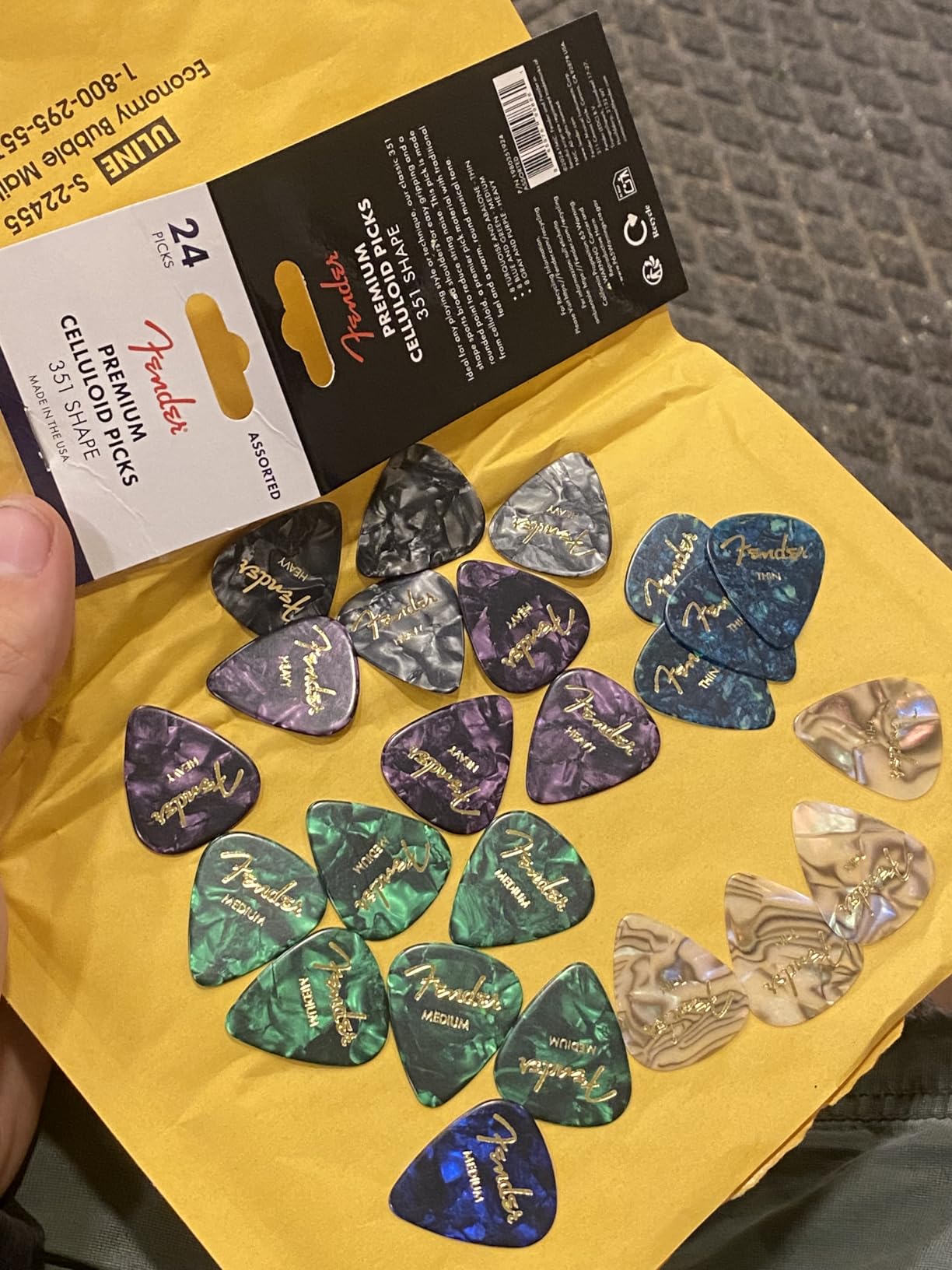 Fender Premium Picks Sampler - 12 Pack Includes Thin, Medium & Heavy Gauges (Austin Bazaar Exclusive) customer photo 1