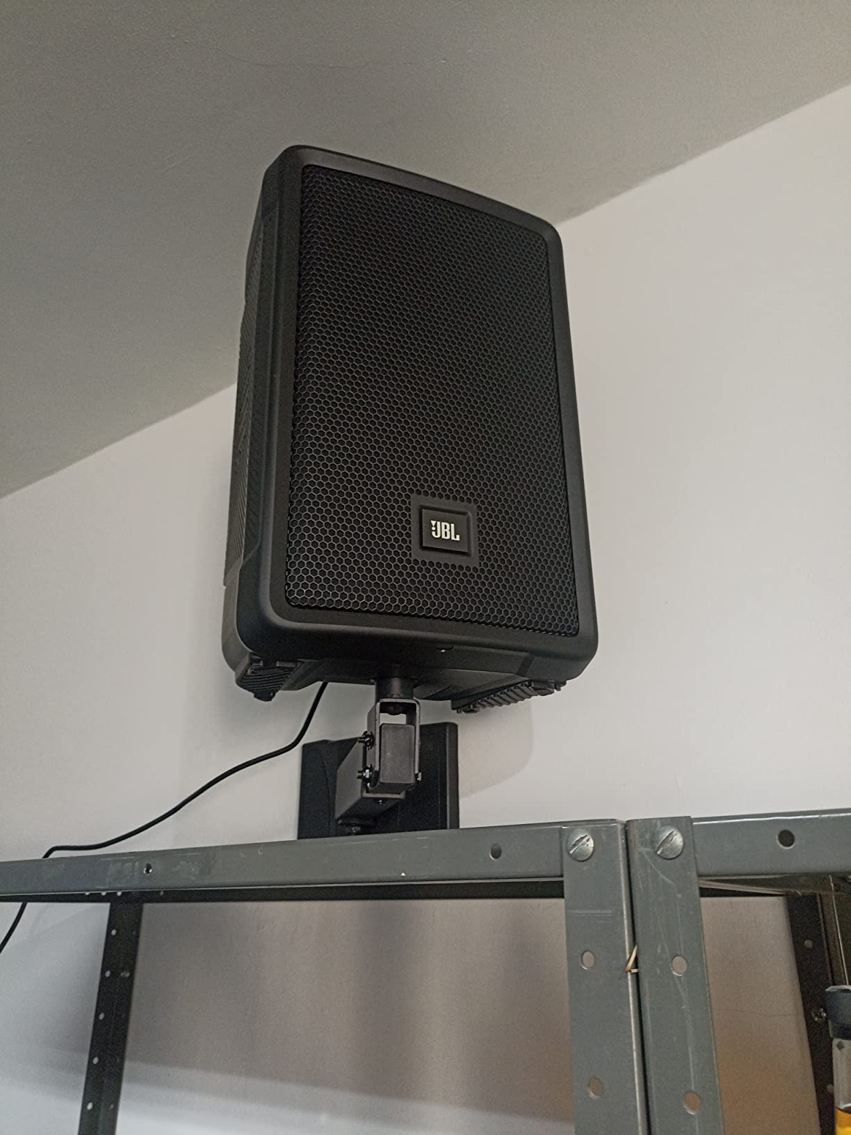 JBL Professional IRX112BT Powered PA Speaker, Portable Loudspeaker with Bluetooth, 10 Inch Woofer, 1300 Watt customer photo 1