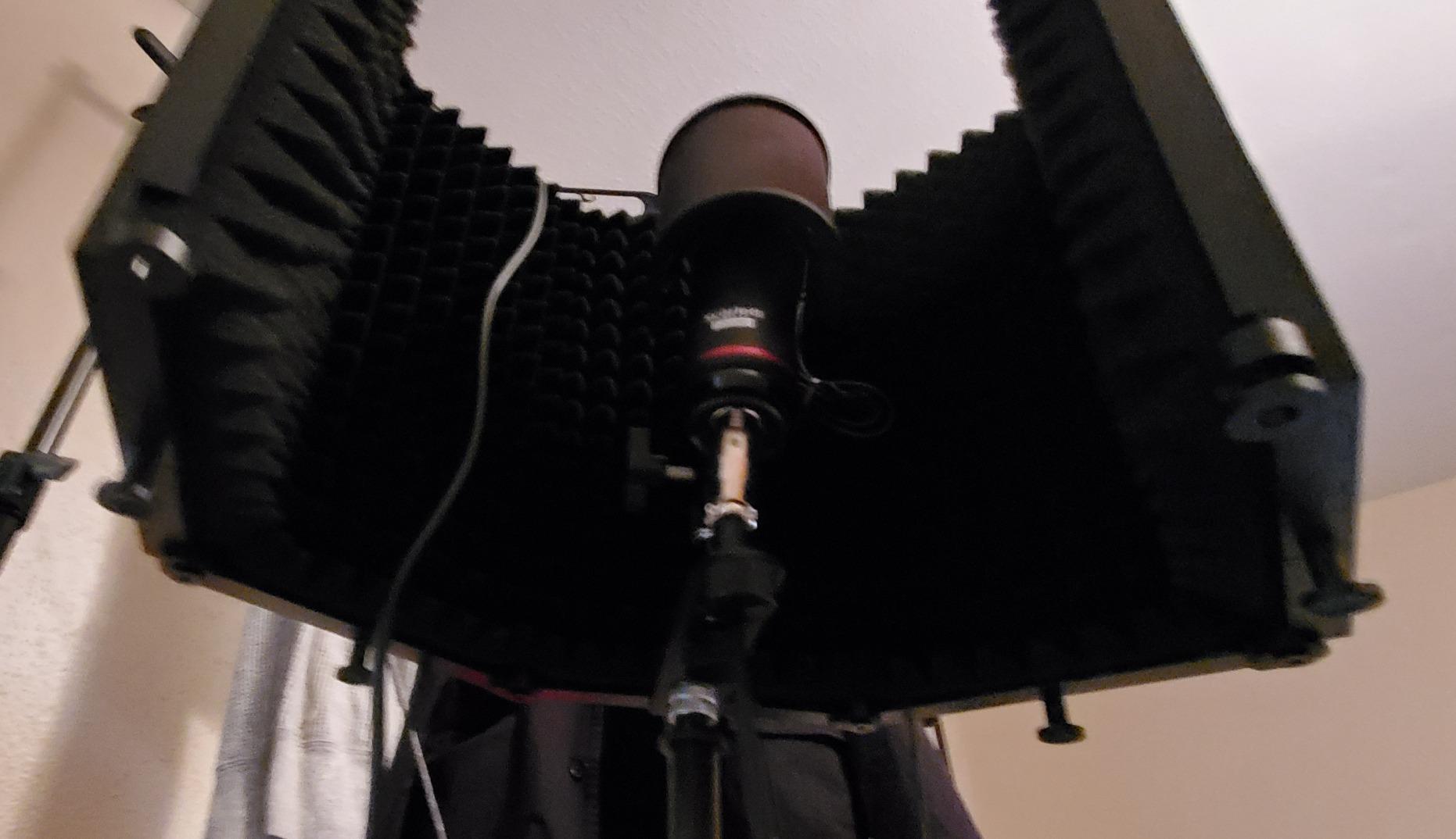 Moukey Microphone Insulation Sound Insulation Sound Shield Isolation, 5 Sides Microphone Sound-Absorbing Foam Reflector for Recording Studio, Podcasts, Vocals and Broadcasting customer photo 2