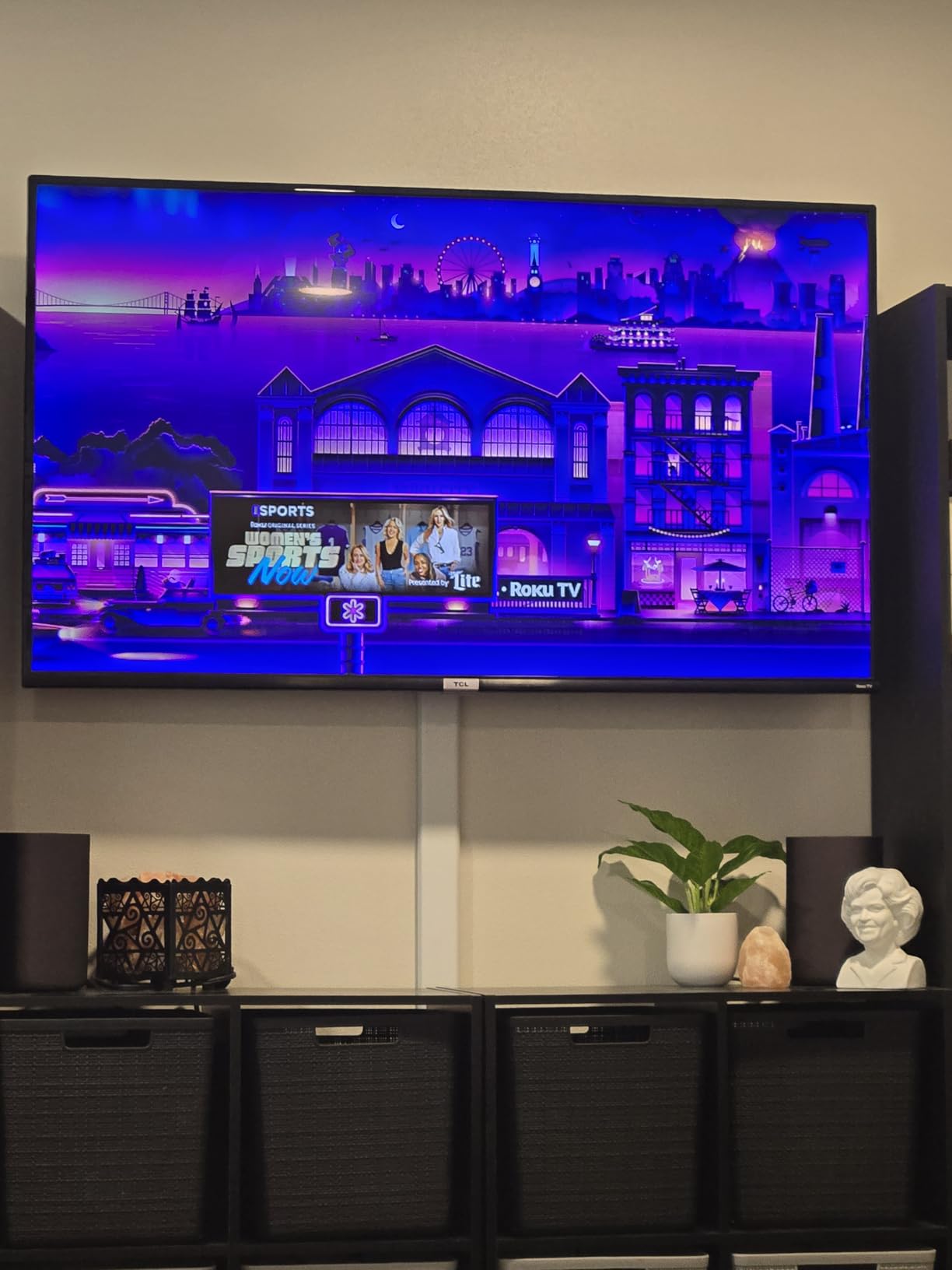 Roku Wireless Speakers, Set of 2 (Pack of 1) | Premium Audio Compatible with Roku TV, Streambar, and Streambar Pro (SE is not compatible) - Easy Wireless Setup customer photo 1