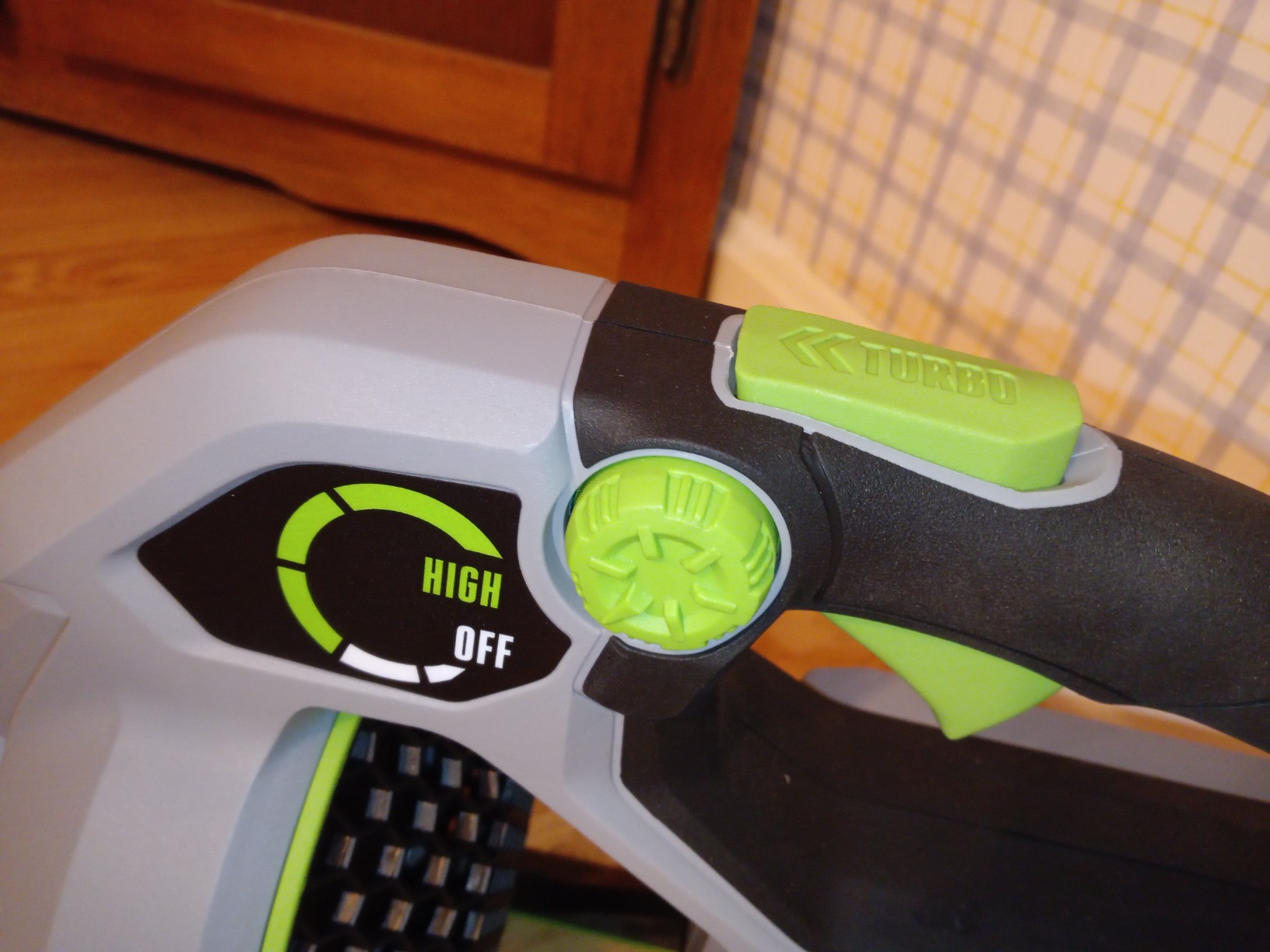 EGO POWER+ Cordless Electric Leaf Blower, 650 CFM, With Battery - LB6504 customer photo 2
