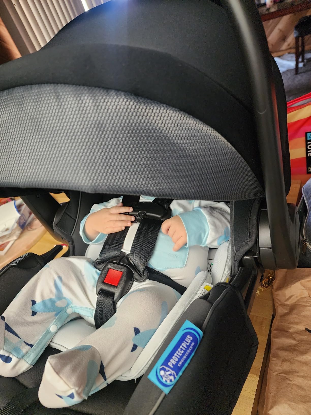 Graco SnugRide SnugFit Infant Car Seat, Baby Car Seat with Anti Rebound Bar for Extra Safety, No-Rethread Harness, Latch Equipped Carseat, Baby Essentials, Gift for New Parents, Gotham customer photo 1