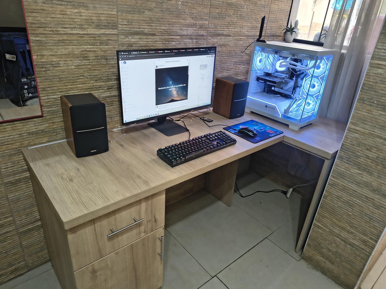 Edifier R1280Ts Powered Bookshelf Speakers - 2.0 Stereo Active Near Field Monitors - 42 Watts RMS customer photo 1