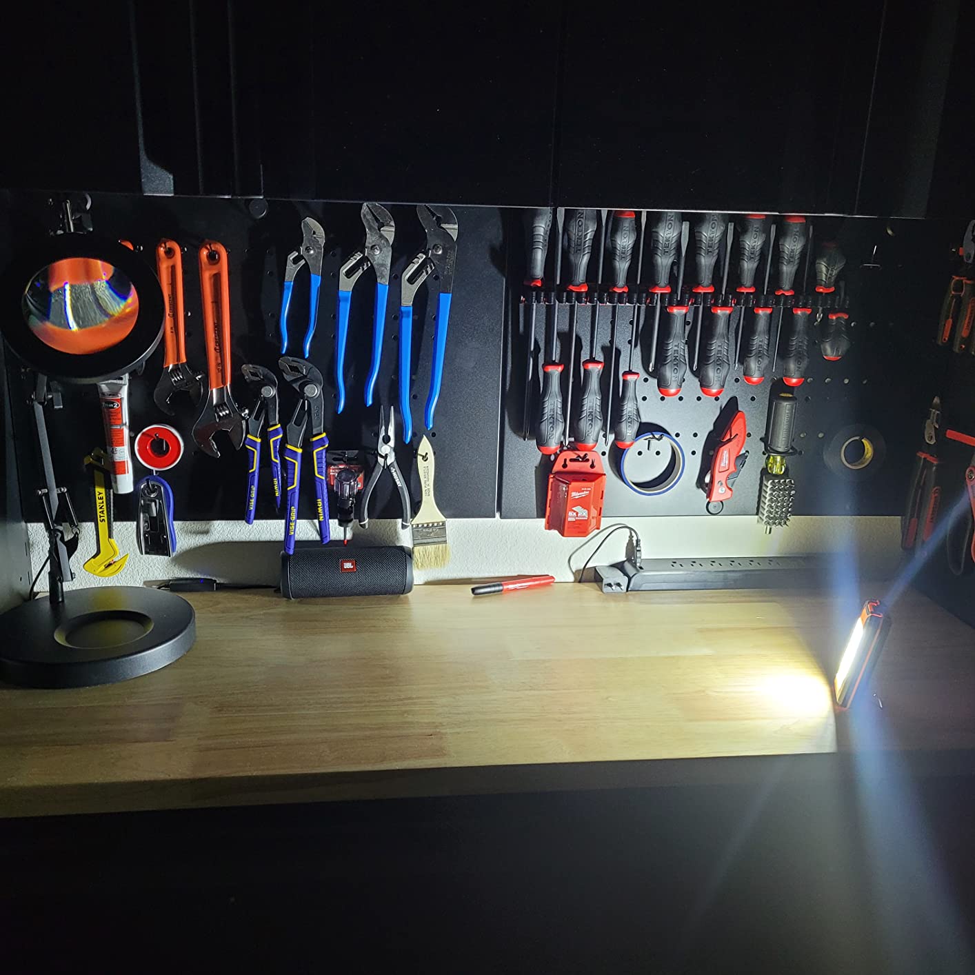 innofox 2-Pack LED Rechargeable Magnetic Work Light 1500 Lumens, Hanging Hook with 3 Modes, LED Work Light for Car Repair, Camping, and Hurricane Use customer photo 1