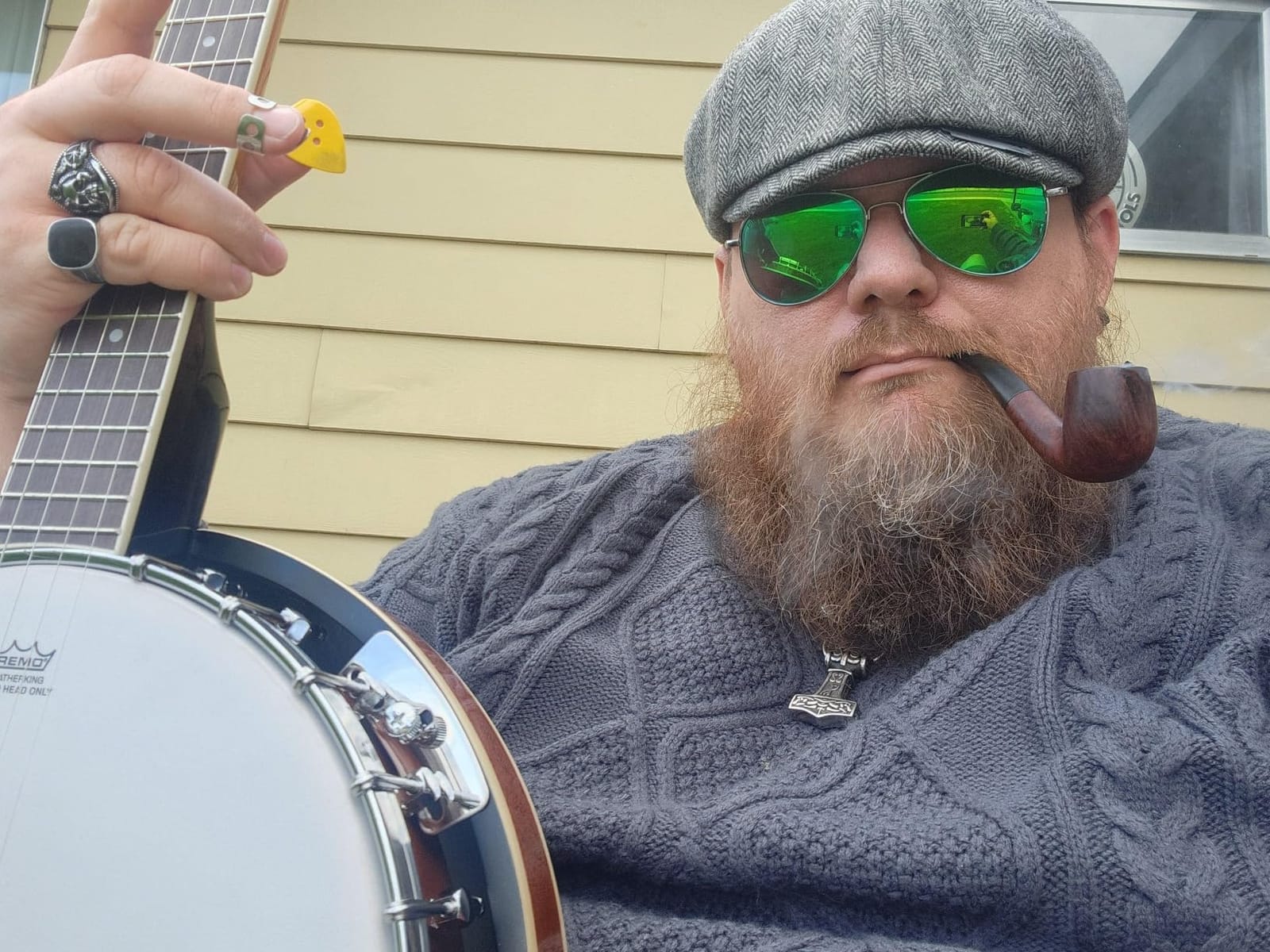 Ashthorpe 5-String Banjo - Full Size with 24 Brackets, Closed Back, Mahogany Resonator, Geared 5th Tuner, Padded Gig Bag customer photo 2