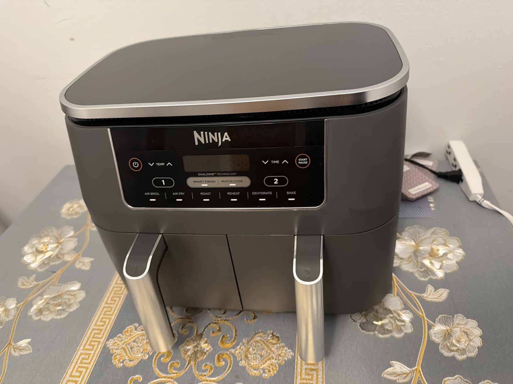 Ninja DZ201 Foodi 8 Quart 6-in-1 DualZone 2-Basket Air Fryer with 2 Independent Frying Baskets, Match Cook & Smart Finish to Roast, Broil, Dehydrate & More for Quick, Easy Meals, Grey customer photo 1