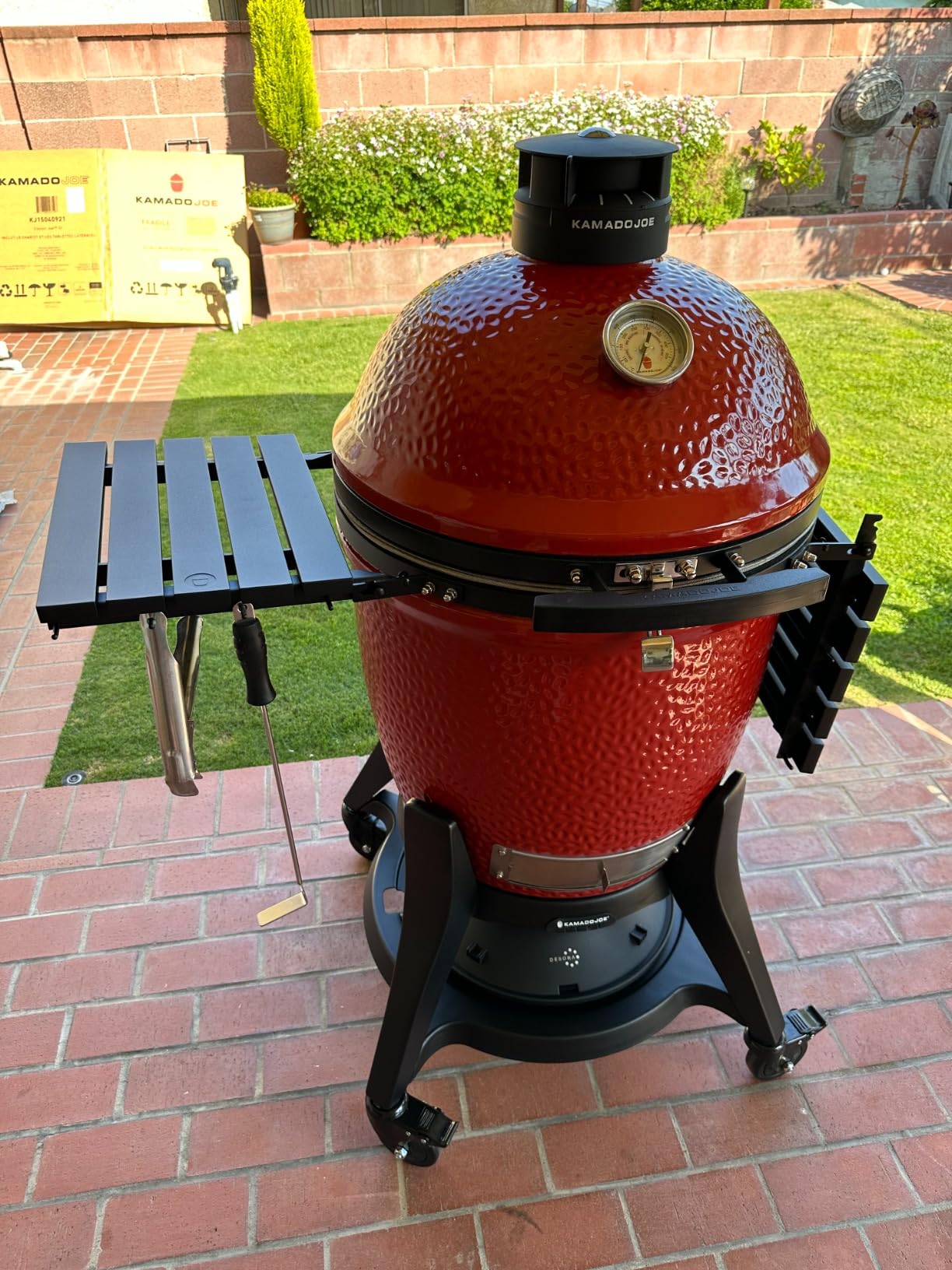 Classic Joe Series III 18-inch Charcoal Grill and Smoker, Red, with Cart, Side Shelves, Grill Gripper, and Ash Tool, 3 Tier Cooking System, Stainless Steel Cooking Grates, Model KJ15040921 customer photo 1