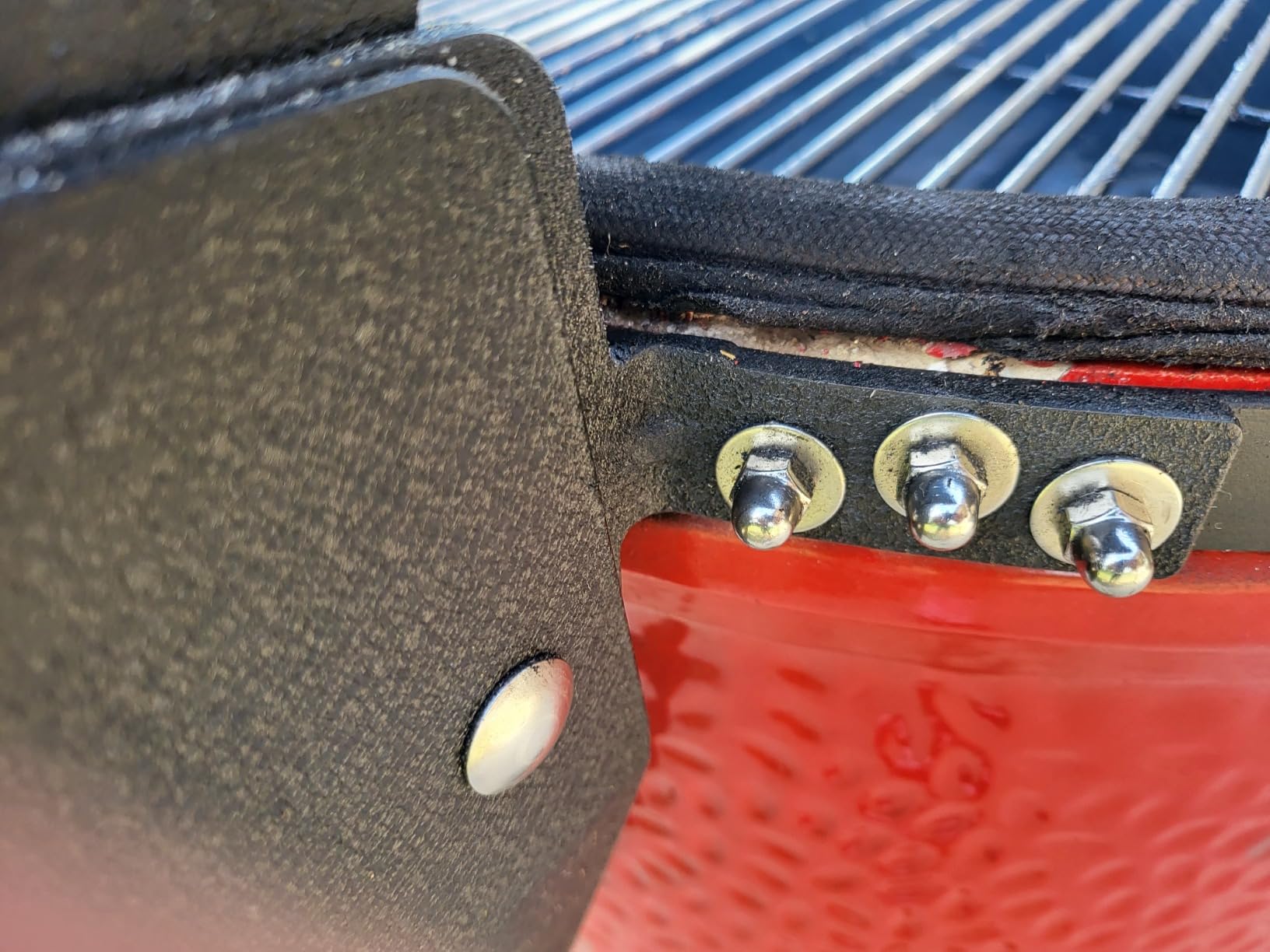 Classic Joe Series III 18-inch Charcoal Grill and Smoker, Red, with Cart, Side Shelves, Grill Gripper, and Ash Tool, 3 Tier Cooking System, Stainless Steel Cooking Grates, Model KJ15040921 customer photo 2