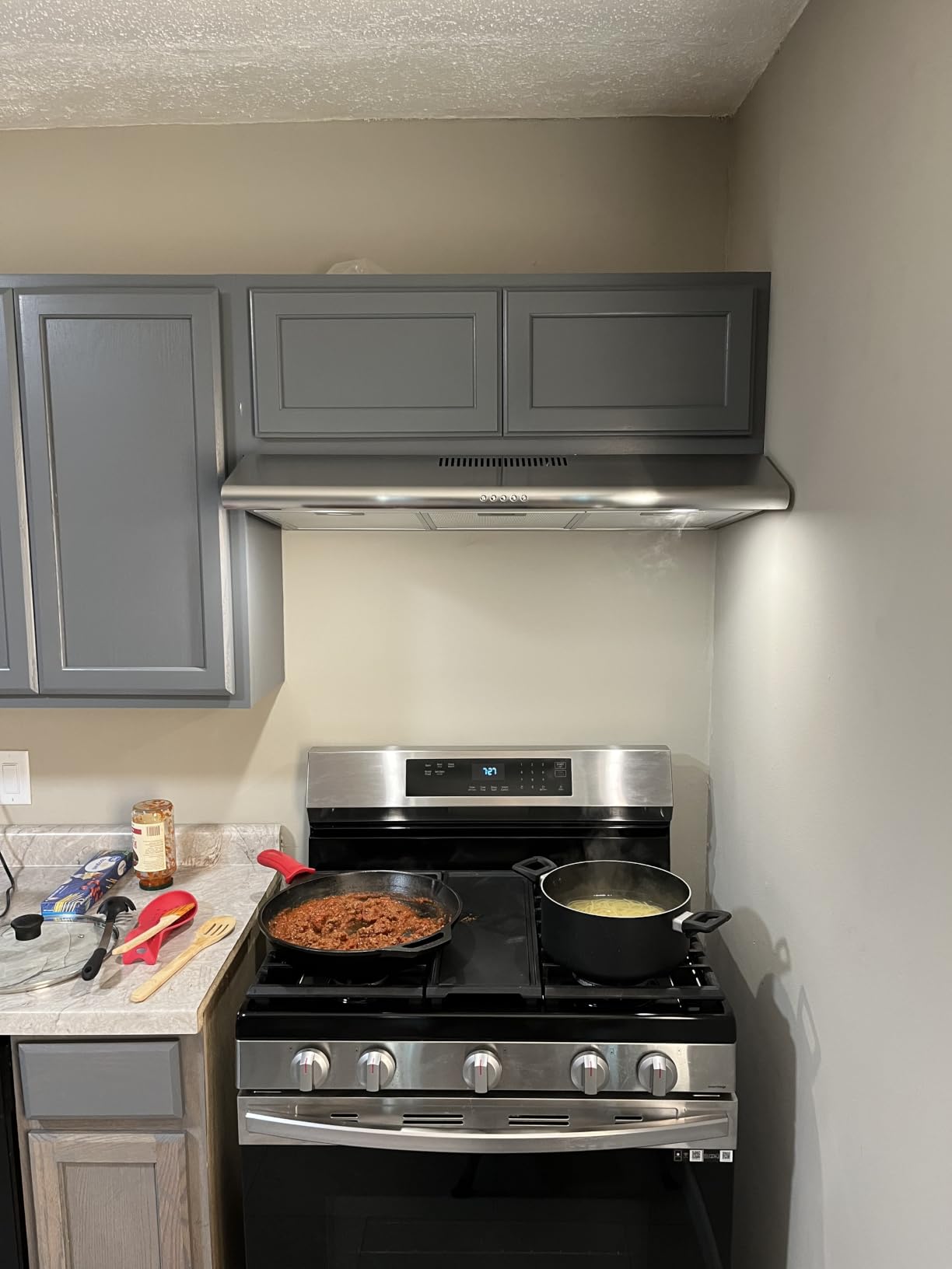 FIREGAS 30 Inch Under Cabinet Range Hood, 300 CFM Ducted/Ductless Kitchen Vent Hood Over Stove, 3-Speed Exhaust Fan with LED Light, Reusable Filter & Charcoal Filter, Stainless Steel customer photo 1