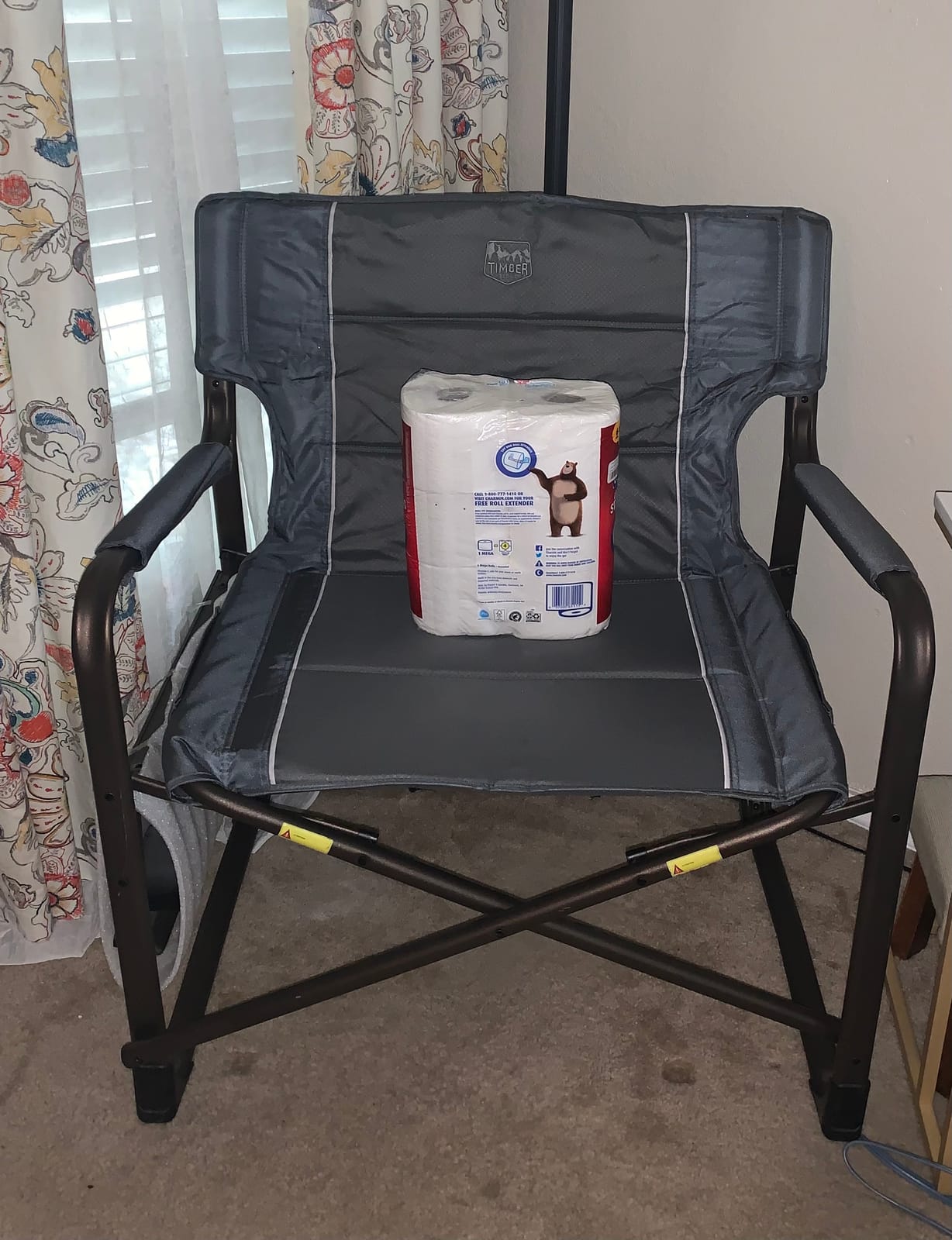 Timber Ridge XXL Upgraded Oversized Directors Chairs with Foldable Side Table, Detachable Side Pocket, Heavy Duty Folding Camping Chair up to 600 Lbs Weight Capacity (Gray) Ideal Gift customer photo 1