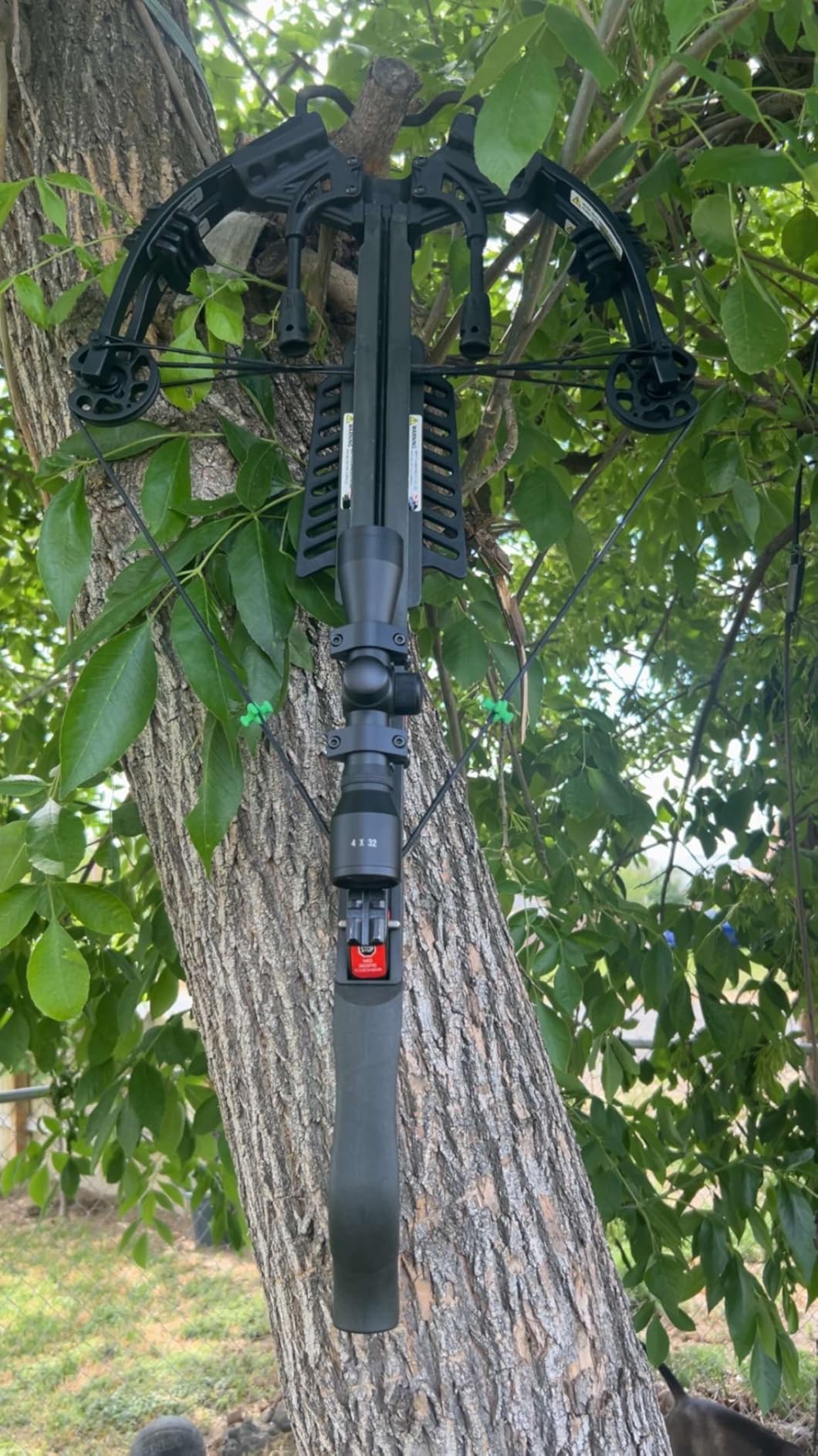 Killer Instinct Lethal 405 Crossbow Pro Package with 4 x 32 Non-Illuminated Scope, Rope Cocker, String Suppressors, 3-Bolt Quiver, 3 Hypr Lite Bolts and Field Tips, Stick of Rail Lube customer photo 1