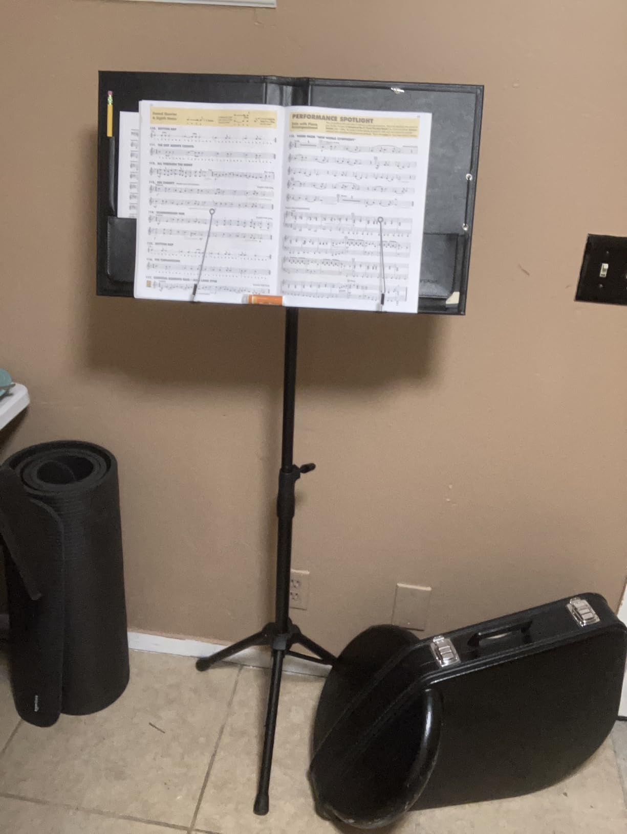 Vekkia Sheet Music Stand-Metal Professional Portable Perforated Music Stand with Carrying Bag,Folding Adjustable Music Holder,Super Sturdy suitable for Instrumental Performance & Band & Travel customer photo 2