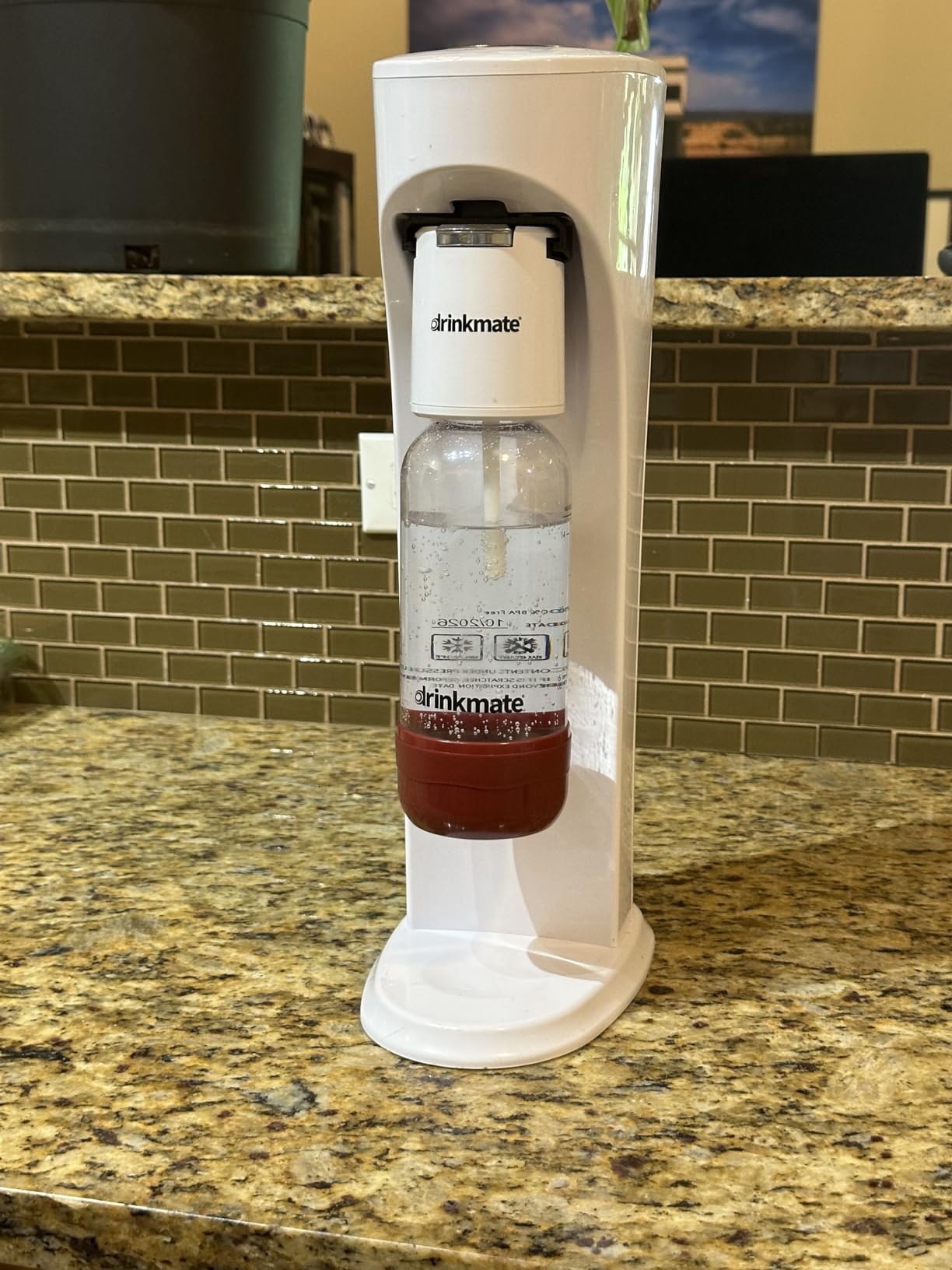 Drinkmate OmniFizz Sparkling Water Maker & Soda Streaming Machine | Carbonates Any Drink | ULTIMATE BUNDLE | Includes Three 60L CO2 Cartridges + Two BPA-Free Bottles (Matte Black) customer photo 1
