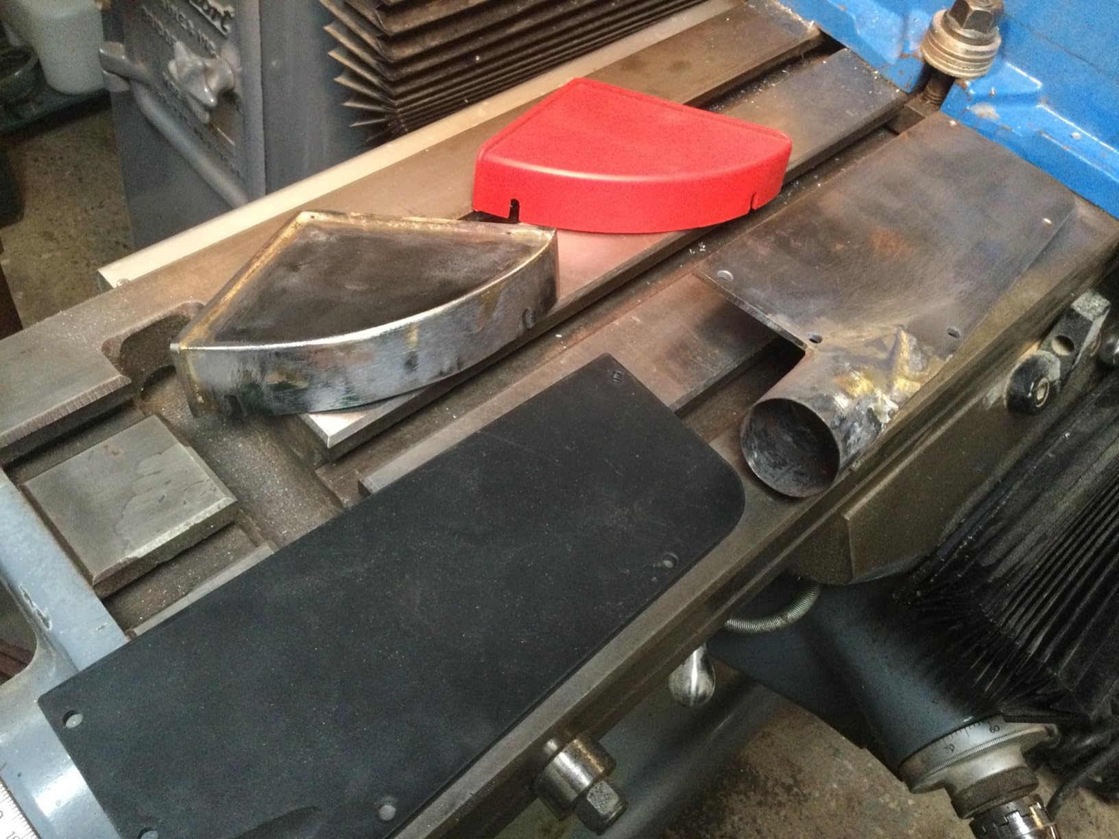 BUCKTOOL Pro 1HP Bench Belt Sander for Metal Working, 4 x 36 in. Belt and 8 in. Disc Sander, BD4801-M customer photo 2