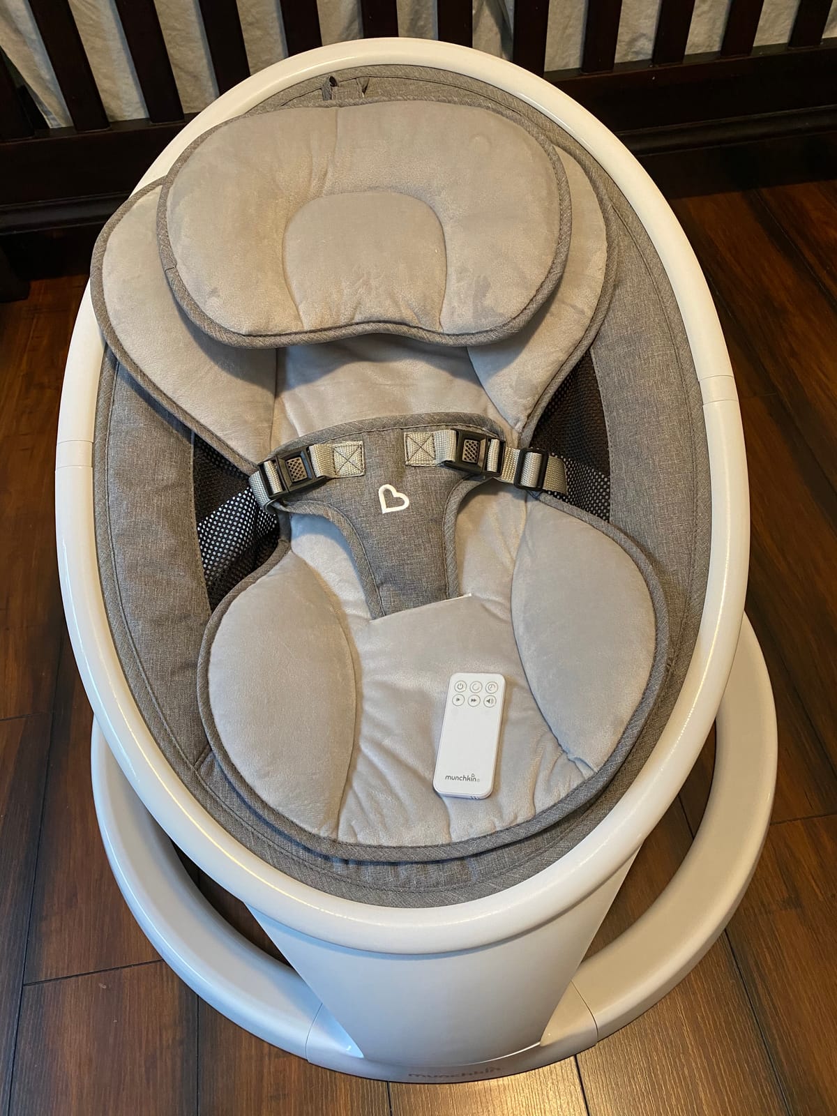 Munchkin Electric Baby Swing, Portable and Lightweight, Bluetooth Enabled Infant Rocker with Natural Sway in 5 Ranges of Motion, White/Grey customer photo 2
