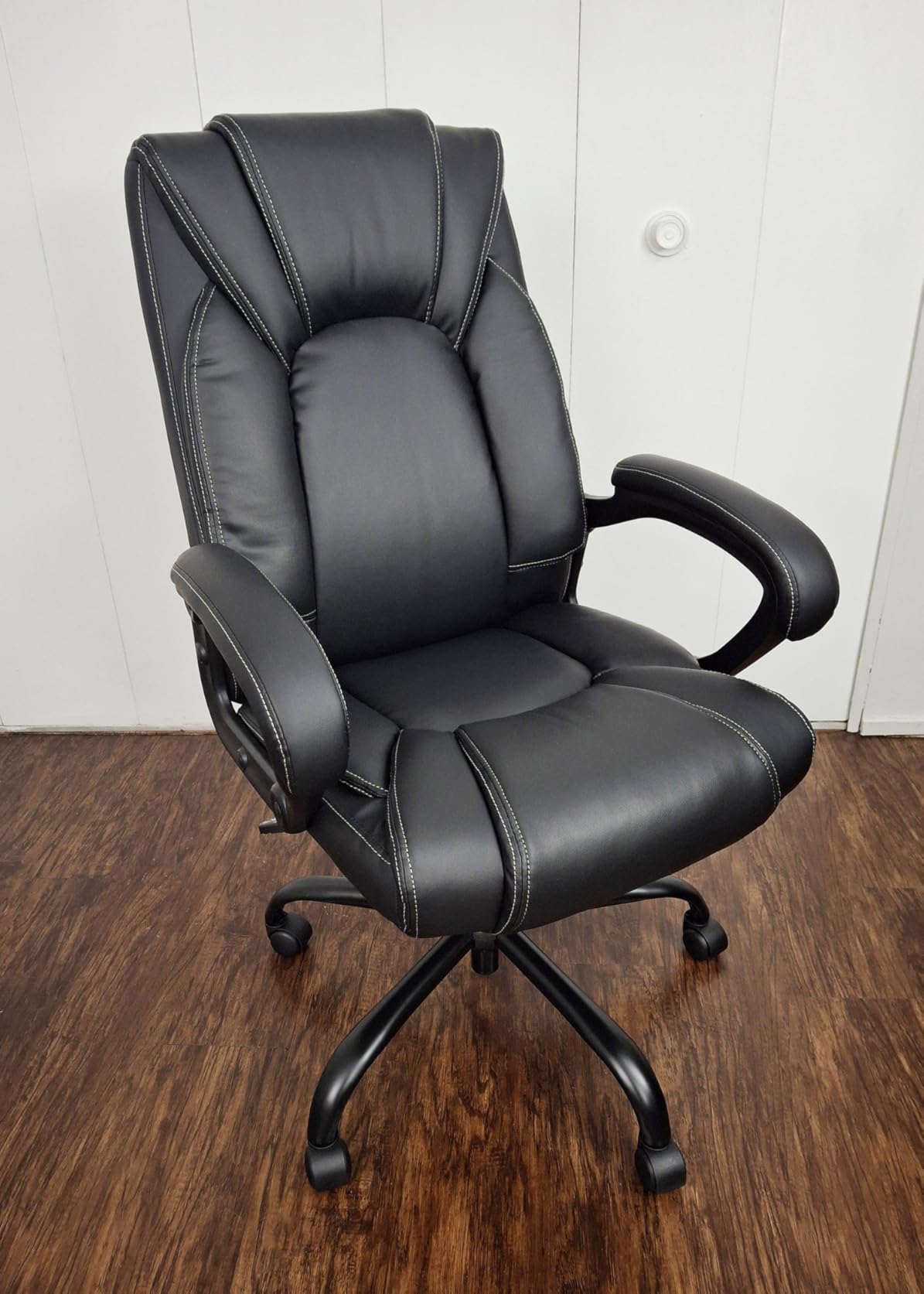 OUTFINE Executive Office Chair with Spring Cushion, 5-Year Hydrolysis-Resistant Bonded Leather, Ergonomic Support, BIFMA Certified, Tilt Function, Easy Assemble, for Office/Gaming (Brown) customer photo 1