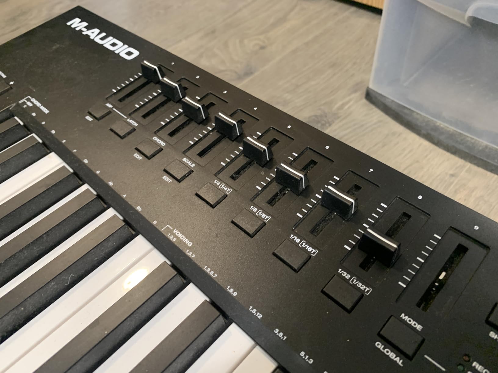 M-AUDIO Oxygen Pro 61 USB MIDI Keyboard Controller | 61 Velocity-Sensitive Keys, 16 Beat Pads, 8 Knobs, 9 Faders, and Bundled DAW Recording Software customer photo 2