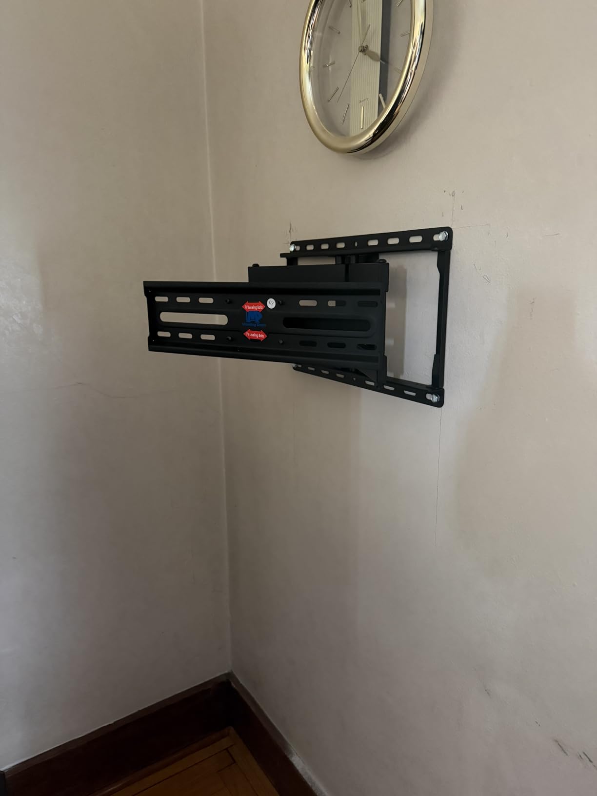 Mounting Dream Long Arm TV Wall Mount Full Motion TV Mount for 42-94