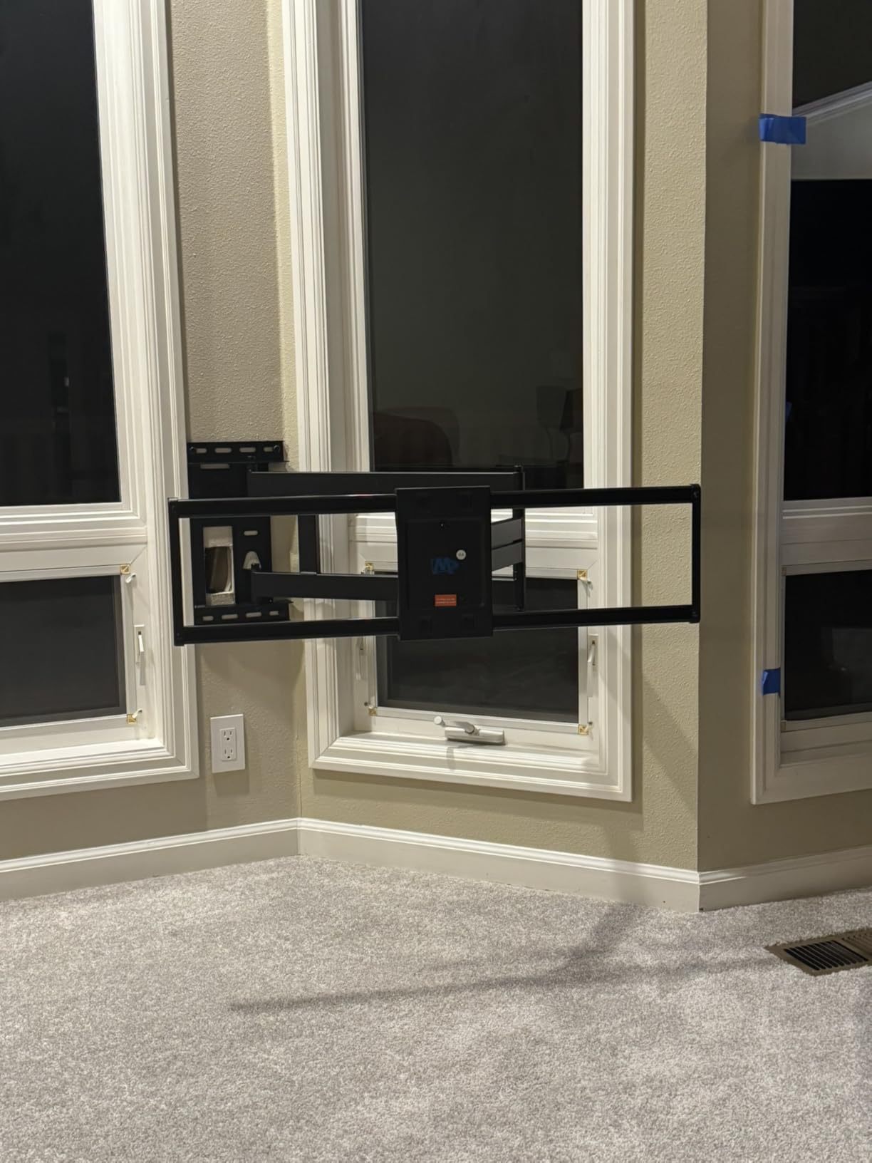 Mounting Dream Long Arm TV Wall Mount Full Motion TV Mount for 42-94