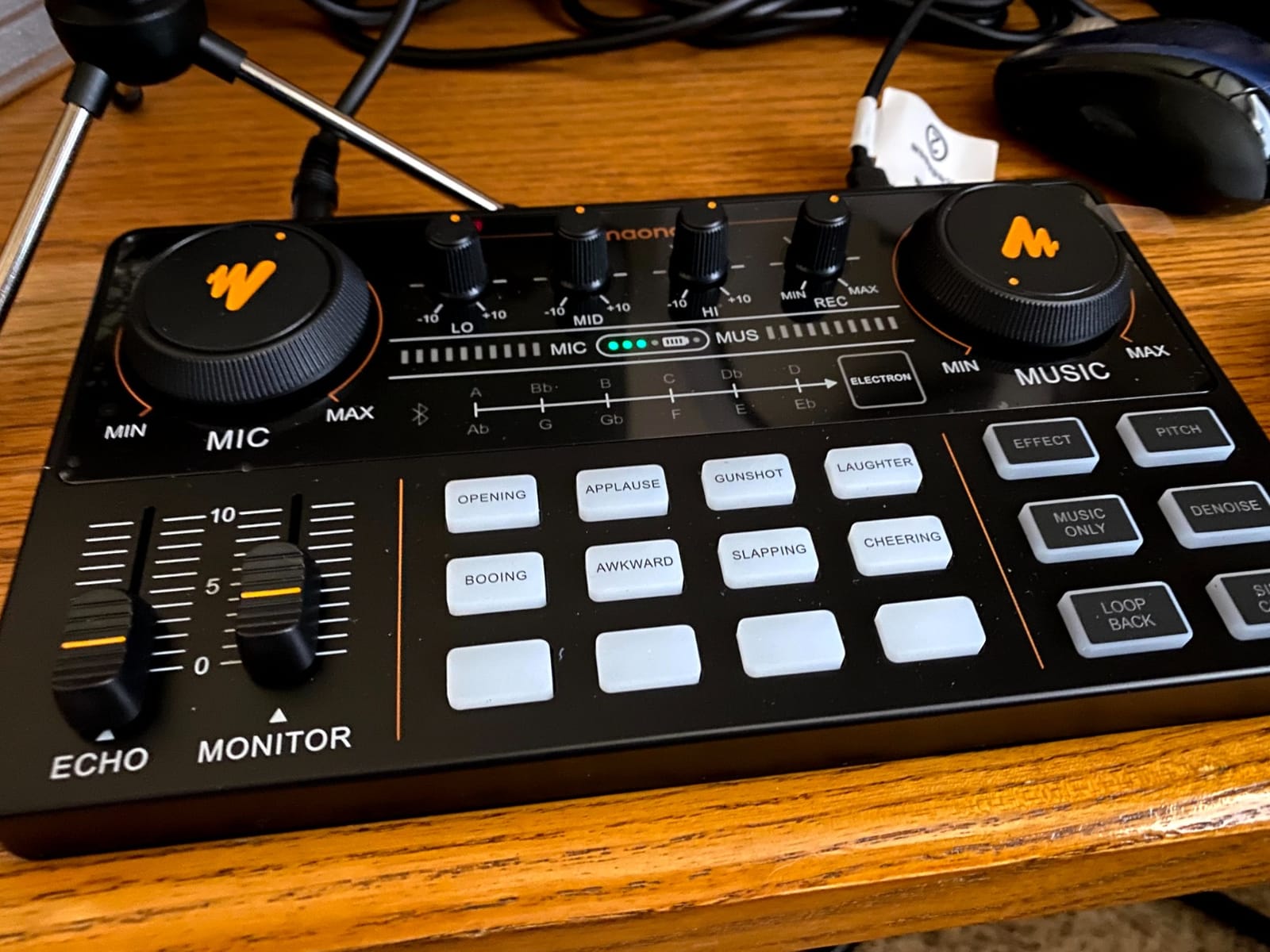 MAONO Podcast Equipment Bundle with Audio Mixer & 3.5mm Mic for Streaming | All-in-one audio production, PC and smartphone-compatible, 4 custom soundpads, for creators, home podcast setup AU-AM200-S1 customer photo 2