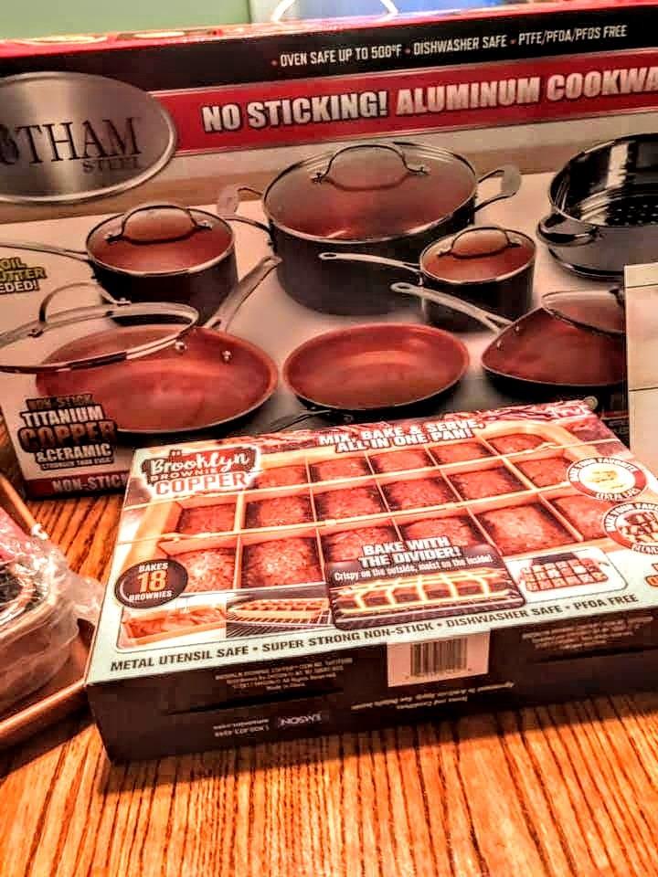 Gotham Steel 12 Pc Ceramic Cookware Set Nonstick, Ceramic Pots and Pans Set Non Stick with Steamer for Cooking, Non Toxic PFOA PFOS Free, Ergonomic Stay Cool Handles, Oven & Dishwasher Safe, Copper customer photo 1