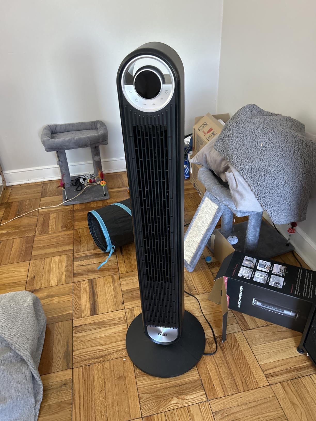 DREO Tower Fan for Bedroom, Upgraded DC 28ft/s Velocity, 9 Speeds, Quiet Standing Fan, 90° Oscillating Cooling Fan, 4 Modes, 12H Timer, Bladeless Fan Powerful for Home, Black customer photo 2