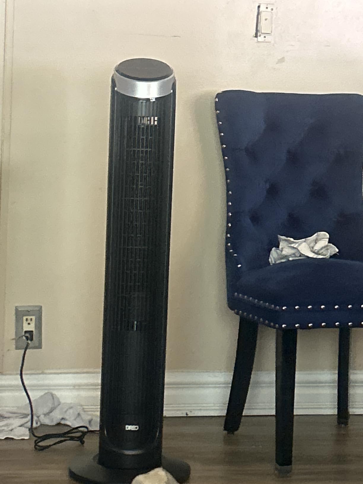DREO Tower Fan for Bedroom, 90° Oscillating Fans that Blow Cold Air, 26 ft/s Powerful Airflow, 28dB Quiet Fan, 5 Speeds, 4 Cooling Modes, 12H Timer, 40 Inch Standing Floor Fan for Home Office customer photo 2