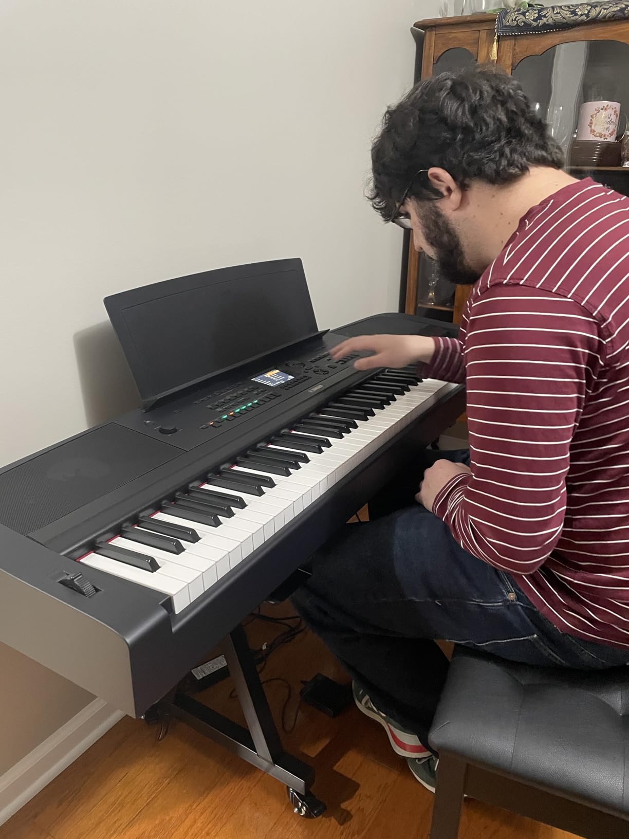Yamaha DGX-670WH 88-Key Weighted Digital Piano with Sustain Foot Switch and Music Rest, White customer photo 2