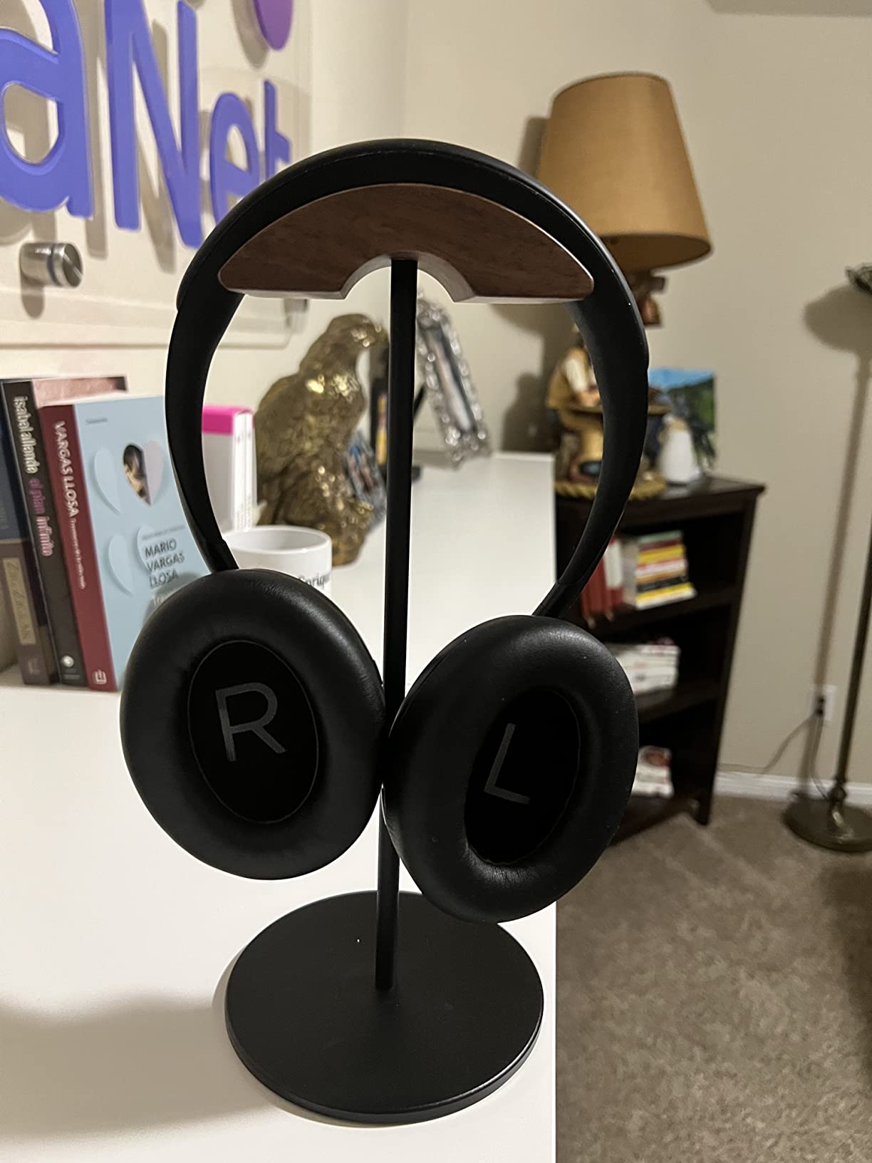 Headphone Stand, Walnut Wood & Aluminum Headset Stand, Nature Walnut Gaming Headset Holder with Solid Heavy Base for All Headphone Sizes customer photo 1