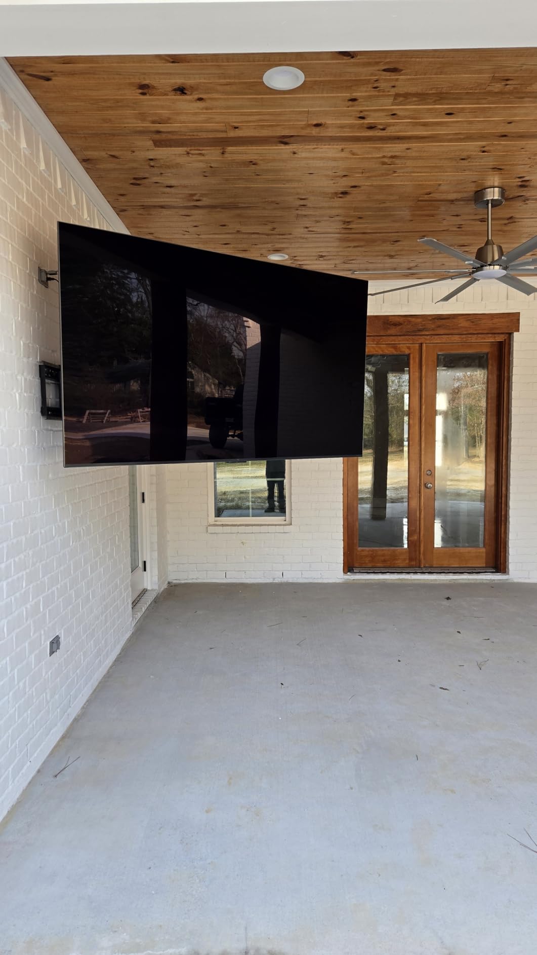 Mount-It! The Beast Heavy Duty TV Wall Mount, 60-110 inch, Full Motion Dual Arm Mount for 98-100 inch TVs up to 275 lbs customer photo 2
