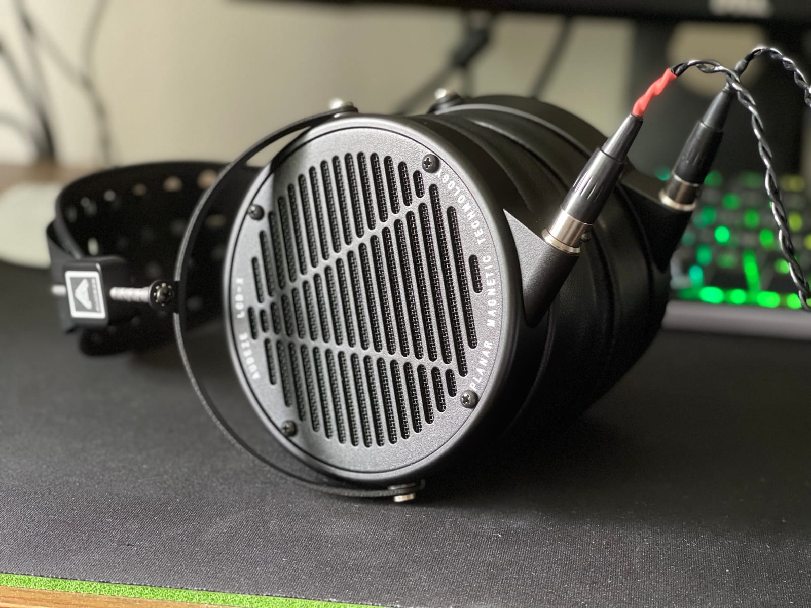 Audeze LCD-X Over-Ear Open Back Professional Headphone new 2021 and Later Version with Carry case, Combo 4 pin XLR Cable with 6.3mm and 3.5 mm adapters, Black customer photo 2