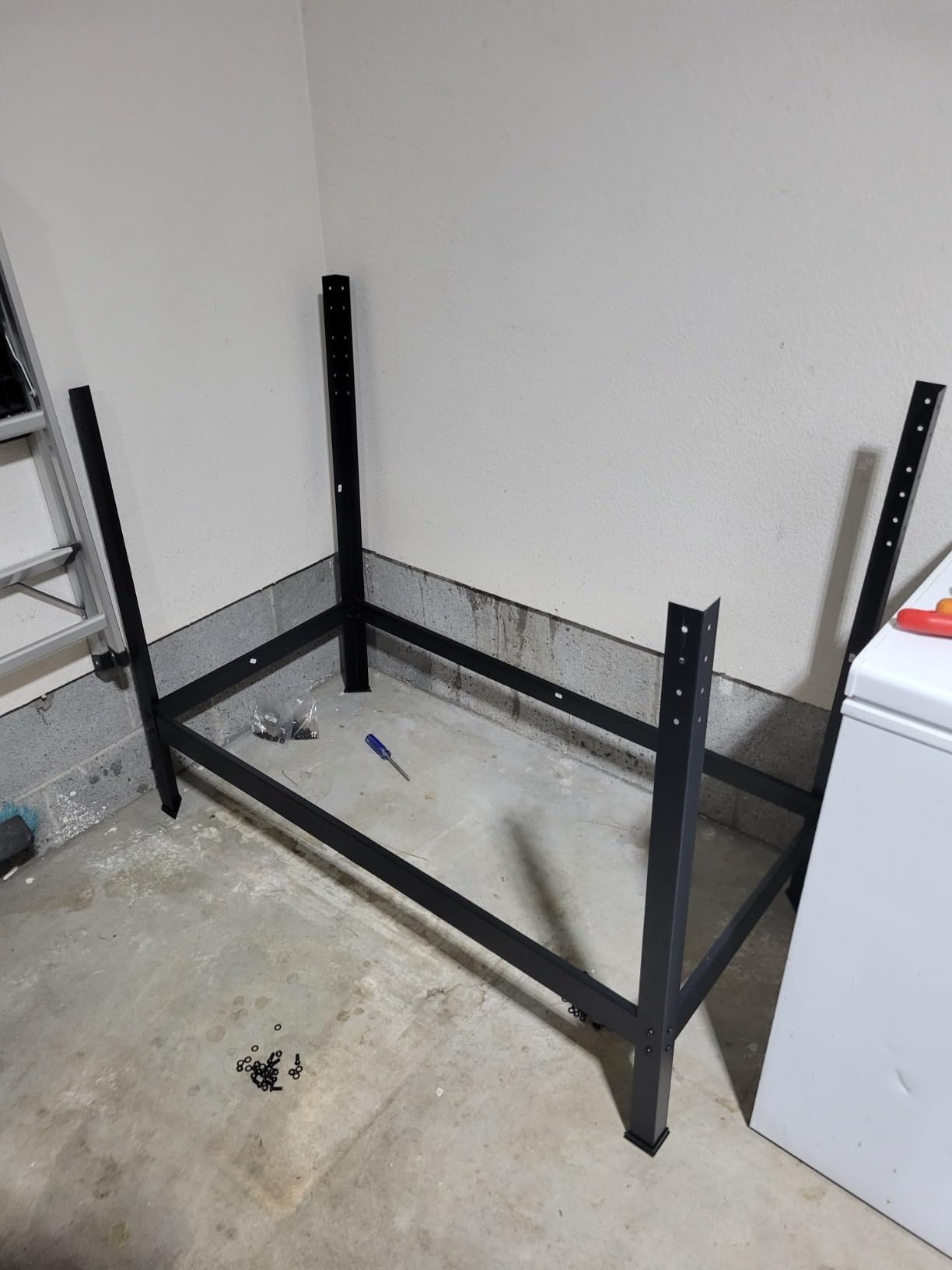 WEN WB4723T 48-Inch Workbench with Power Outlets and Light, Black customer photo 2