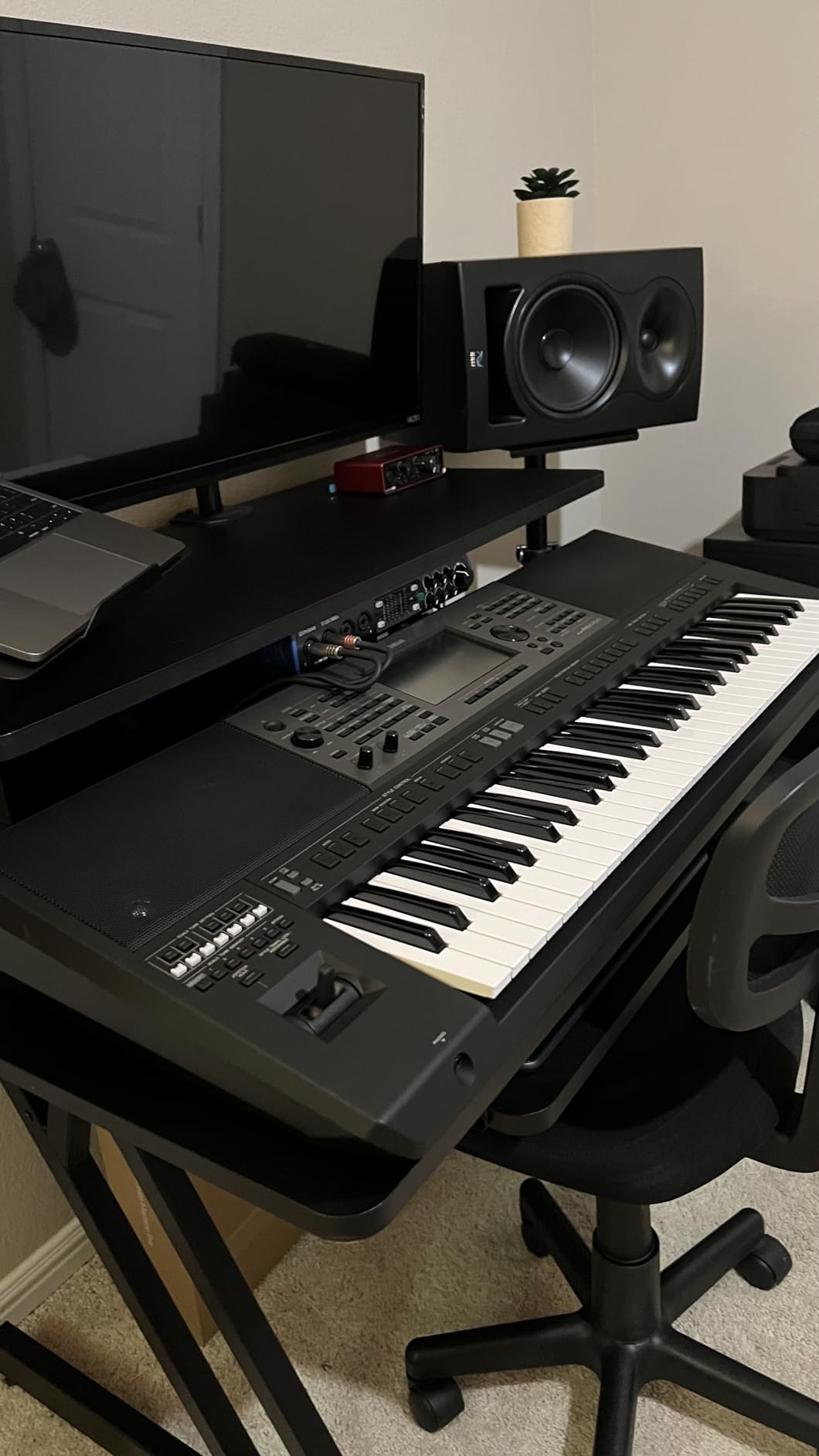 Yamaha PSR-A5000 61-Key World Music Arranger Keyboard, 210 New World Music Styles, Assignable Joystick Controller customer photo 1