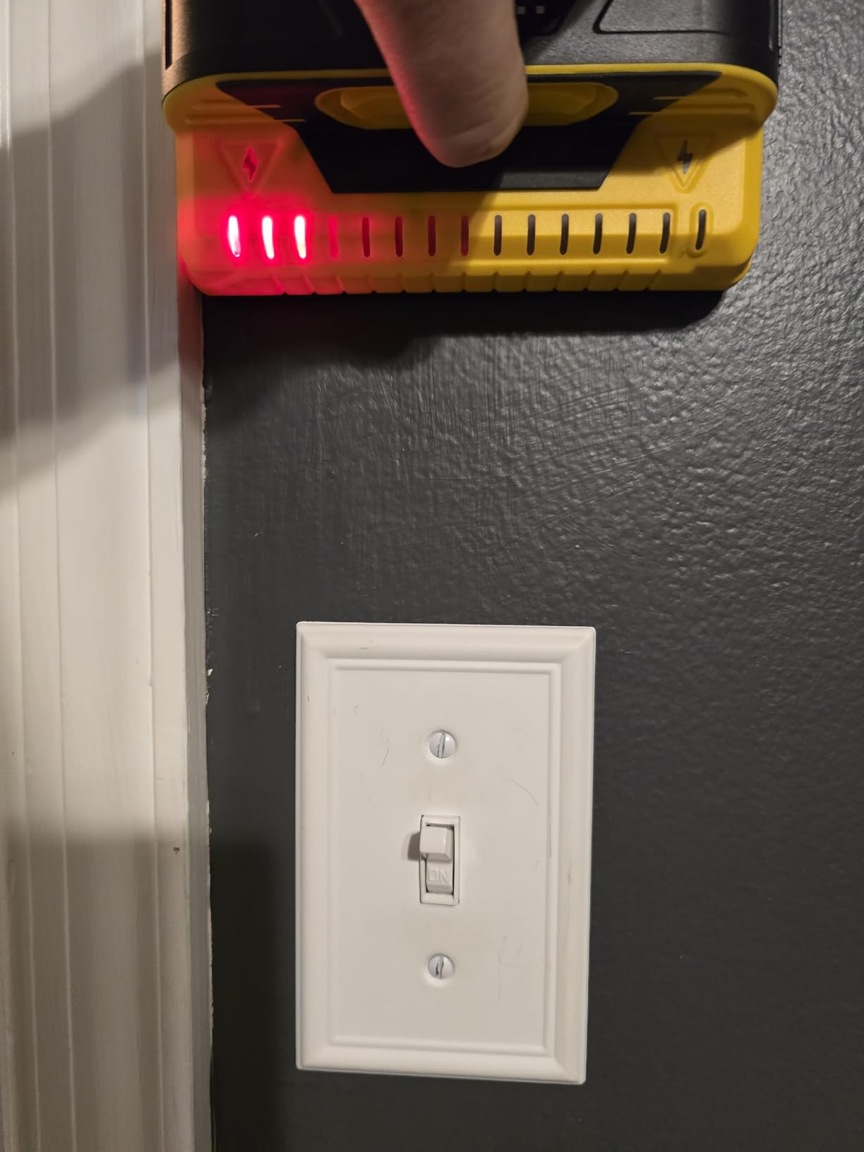 Franklin Sensors ProSensor M150/X990 Stud Finder with Live Wire Detection, 9-Sensor Wall Scanner customer photo 1