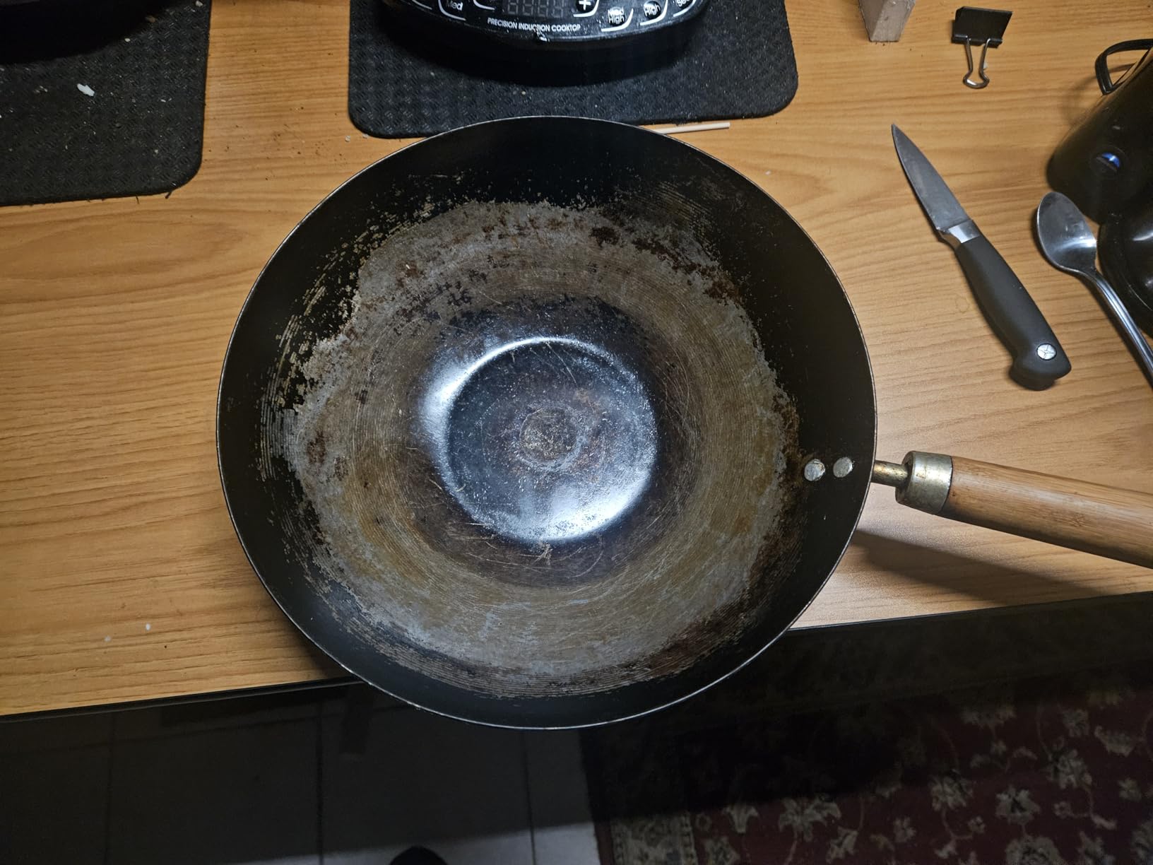 Craft Wok Flat Hand Hammered Carbon Steel Pow Wok with Wooden and Steel Helper Handle (14 Inch, Flat Bottom) / 731W316 customer photo 2