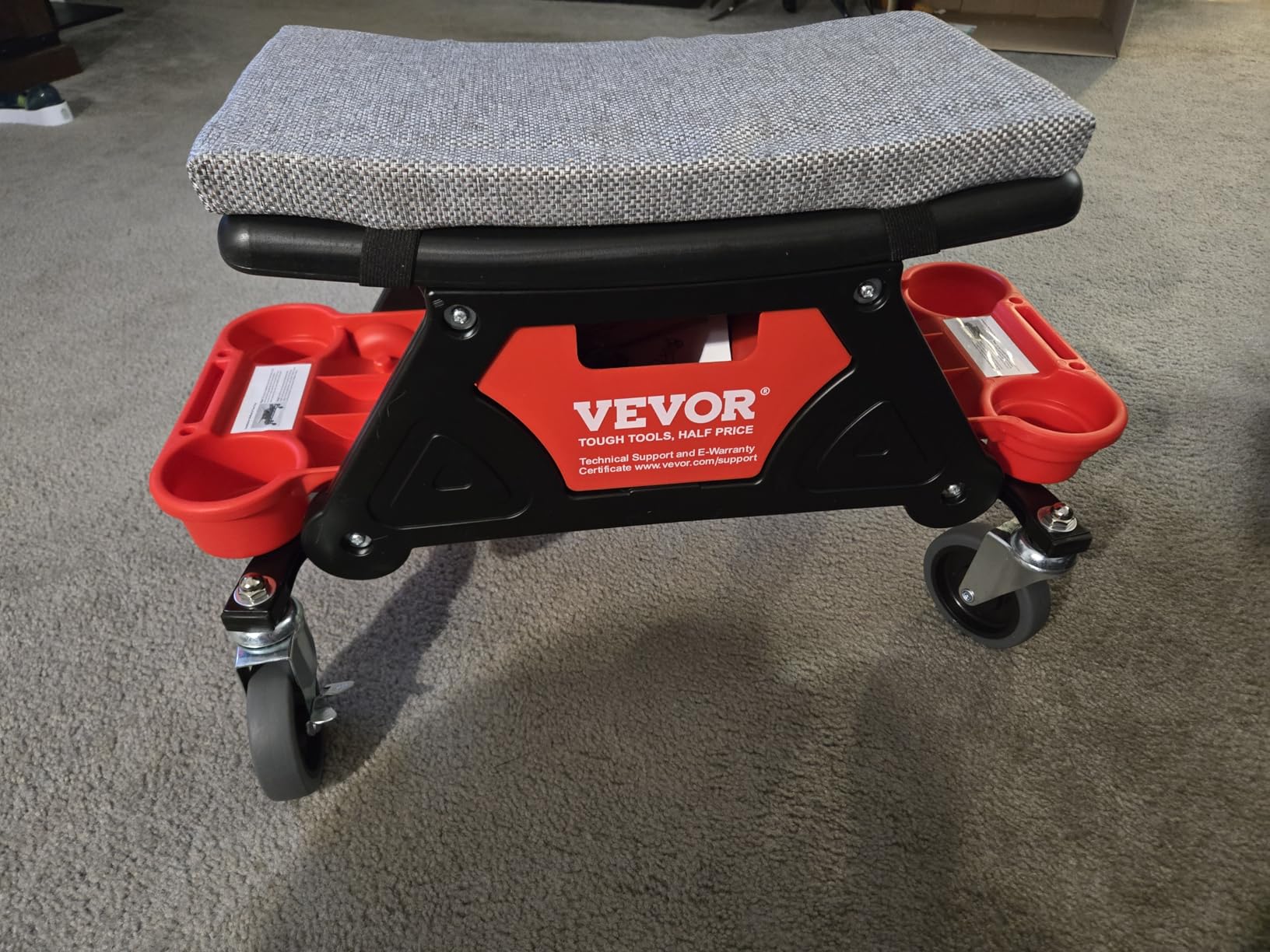 VEVOR Mechanic Stool 300 LBS Capacity Garage Stool Gift for Men, Heavy Duty Rolling Mechanics Seat, with Three Slide Out Tool Trays and Drawer, Tools for Automotive Auto Repair customer photo 2
