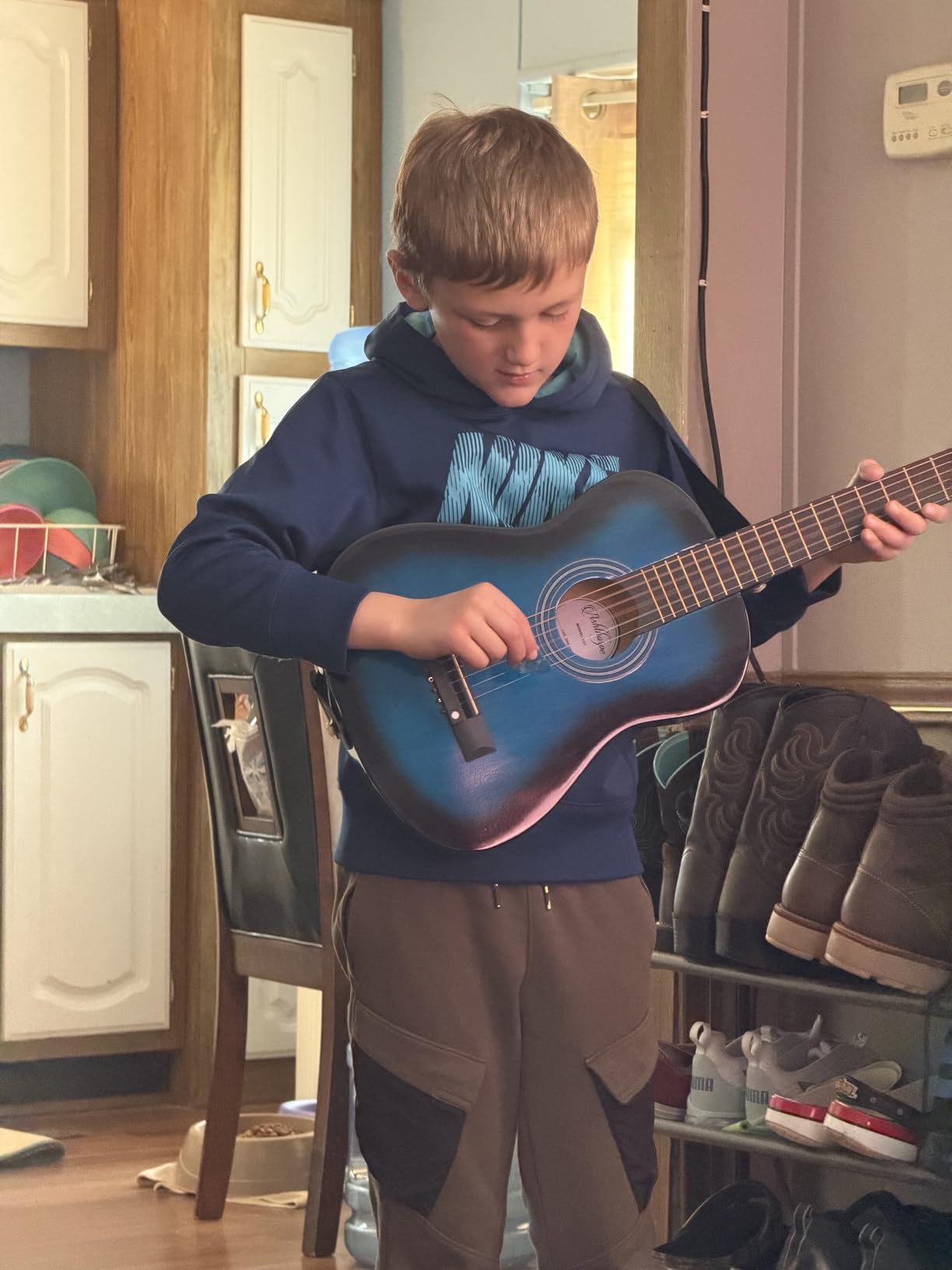 Ashthorpe 30-inch Kids Acoustic Guitar (Blue), Beginner Starter Kit with Gig Bag, Extra Strings, Strap, Picks, and Lessons customer photo 2